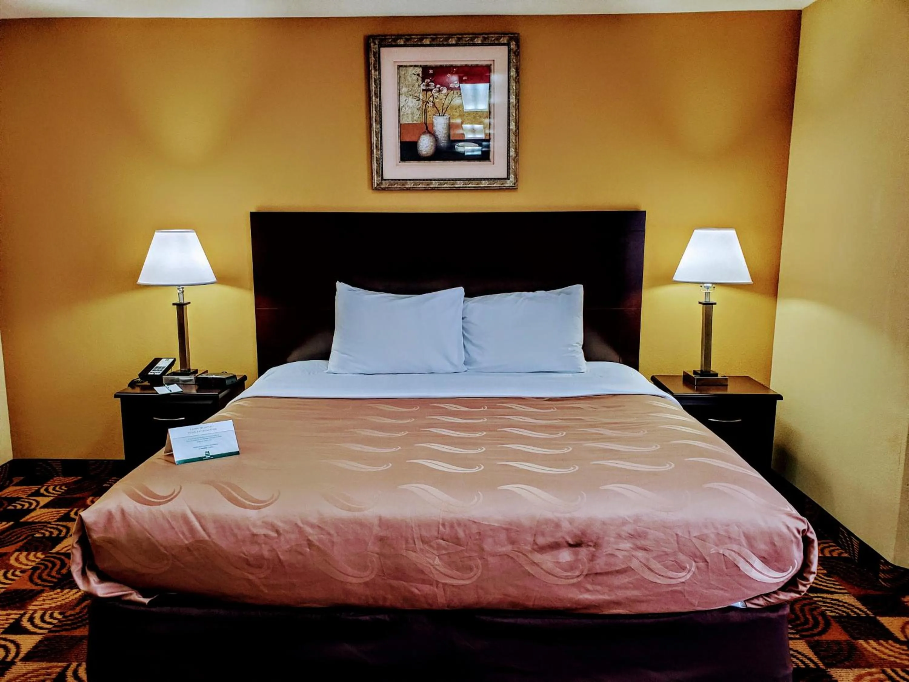 Bed in Quality Inn Brunswick Cleveland South