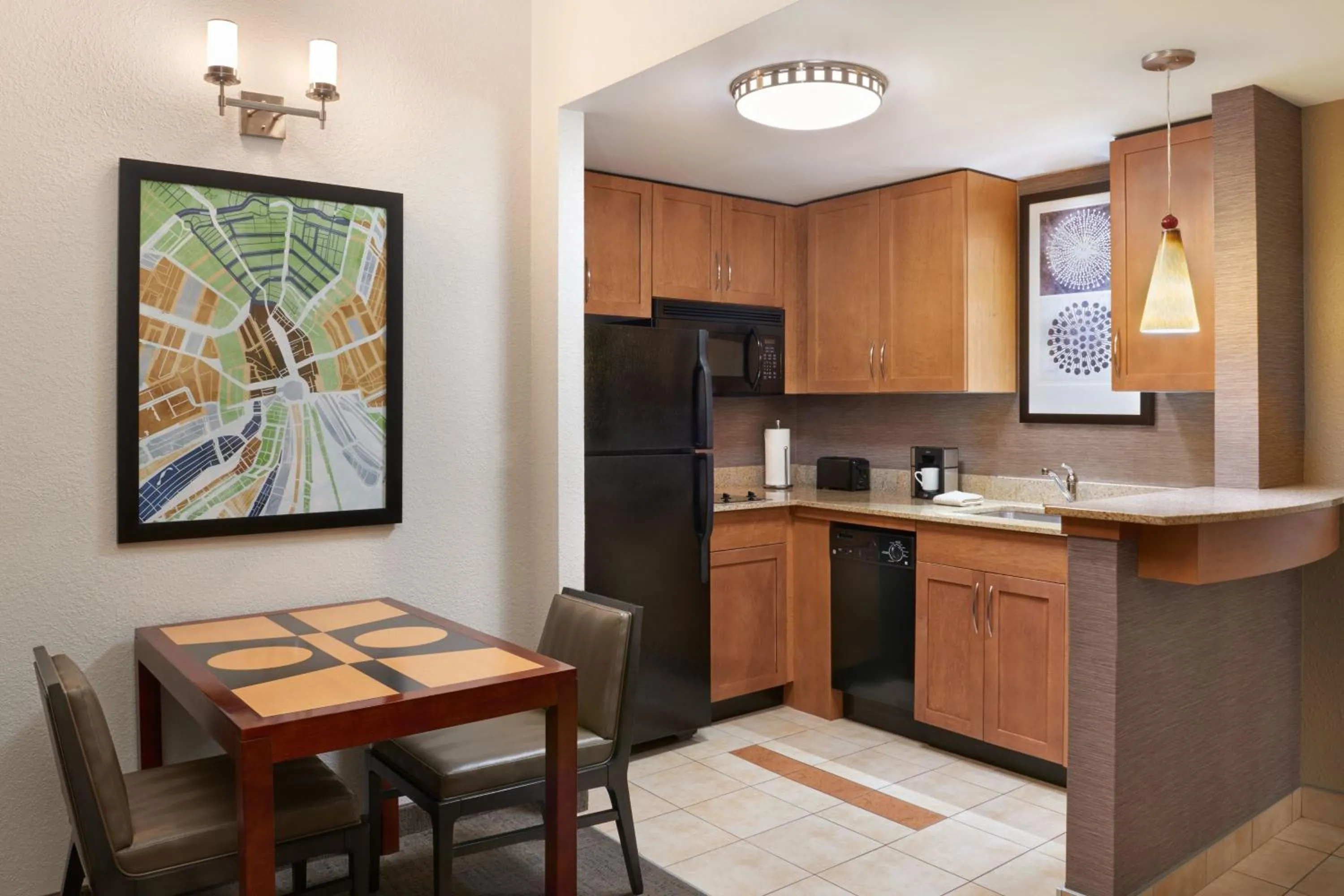 Kitchen or kitchenette in Residence Inn by Marriott Kingston Water's Edge