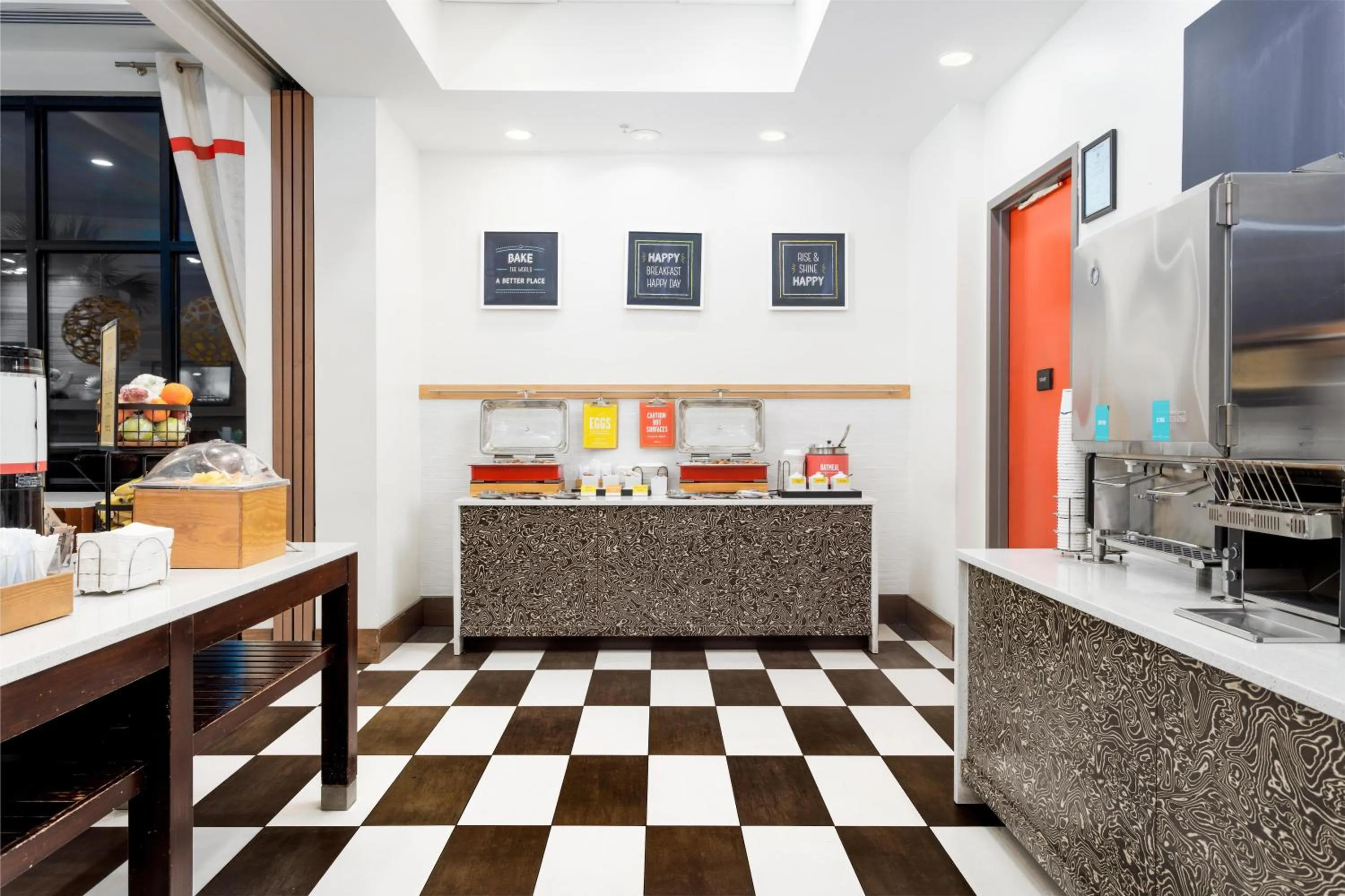 Breakfast in Hampton Inn & Suites - Orange Beach