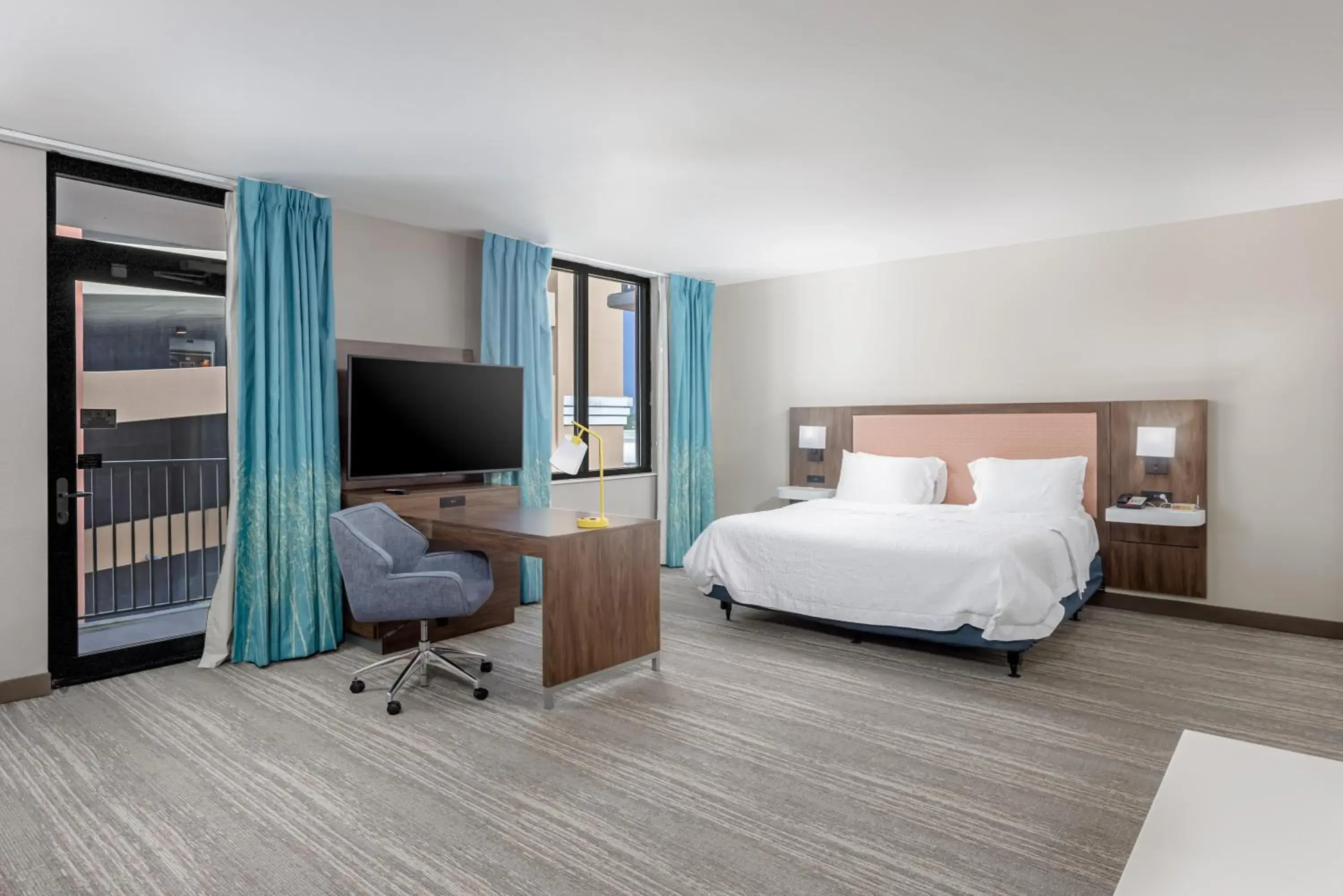 Bedroom, Bed in Hampton Inn & Suites - Orange Beach Bedroom, Bed in Hampton Inn & Suites - Orange Beach