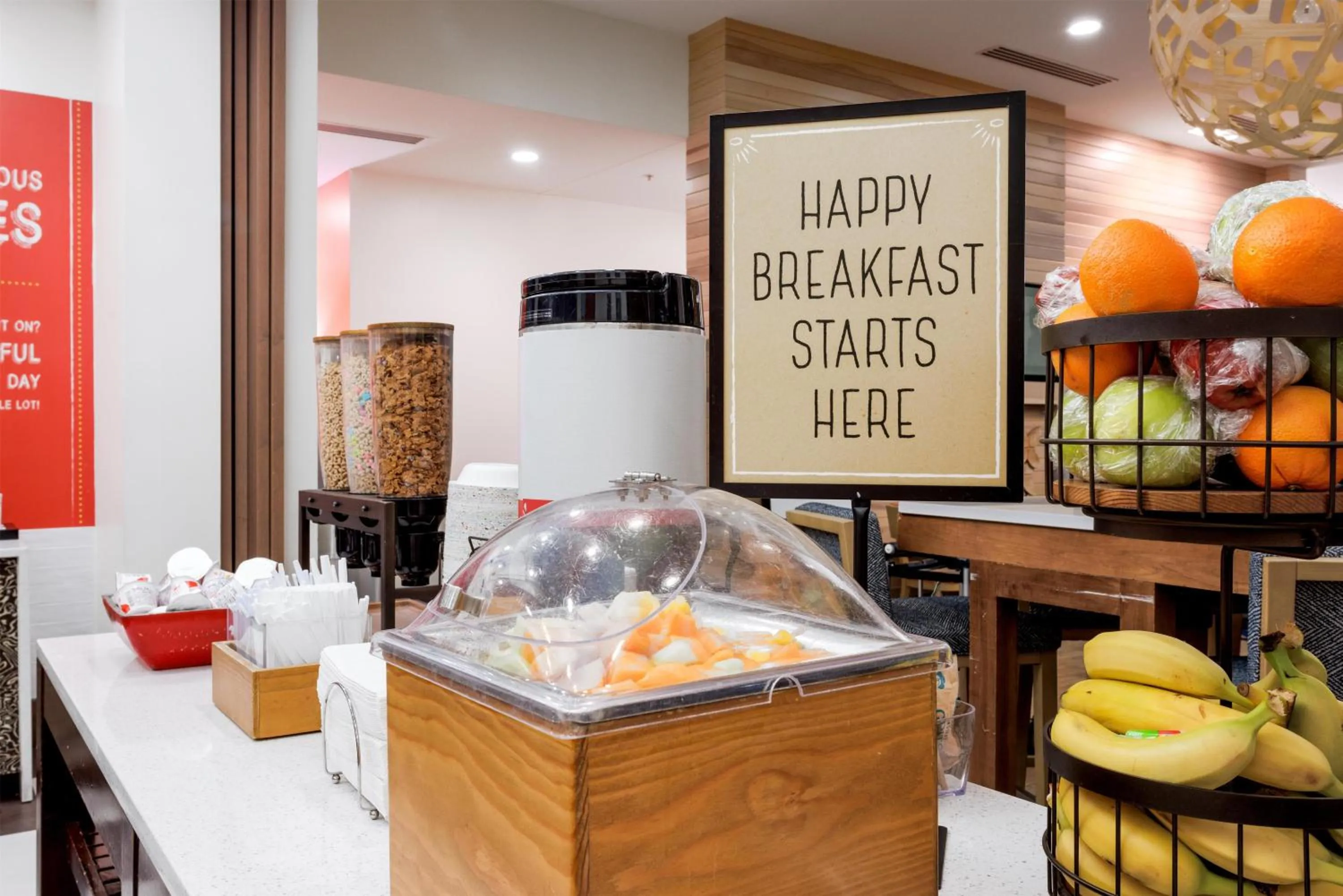 Breakfast in Hampton Inn & Suites - Orange Beach