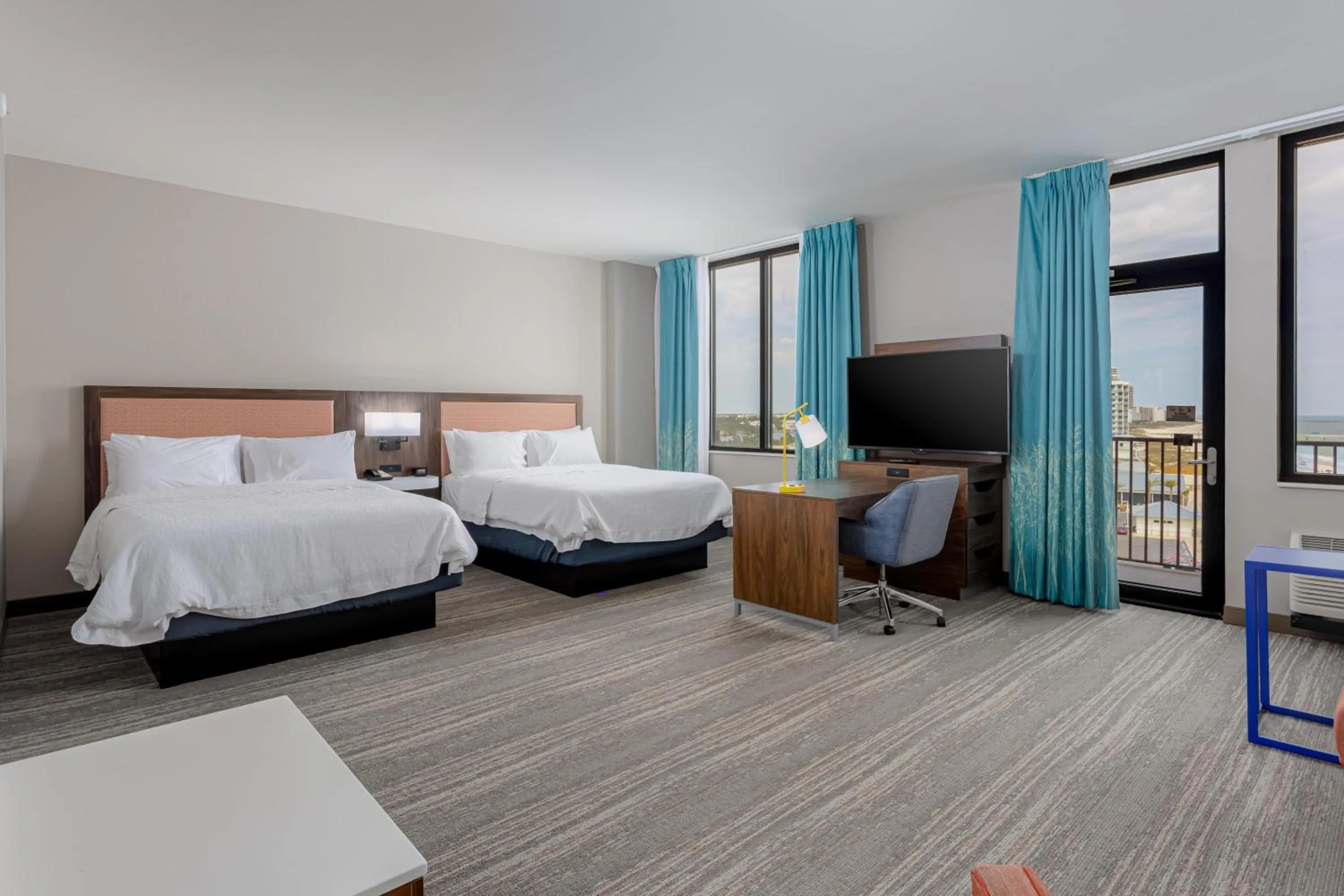 Bedroom, Bed in Hampton Inn & Suites - Orange Beach