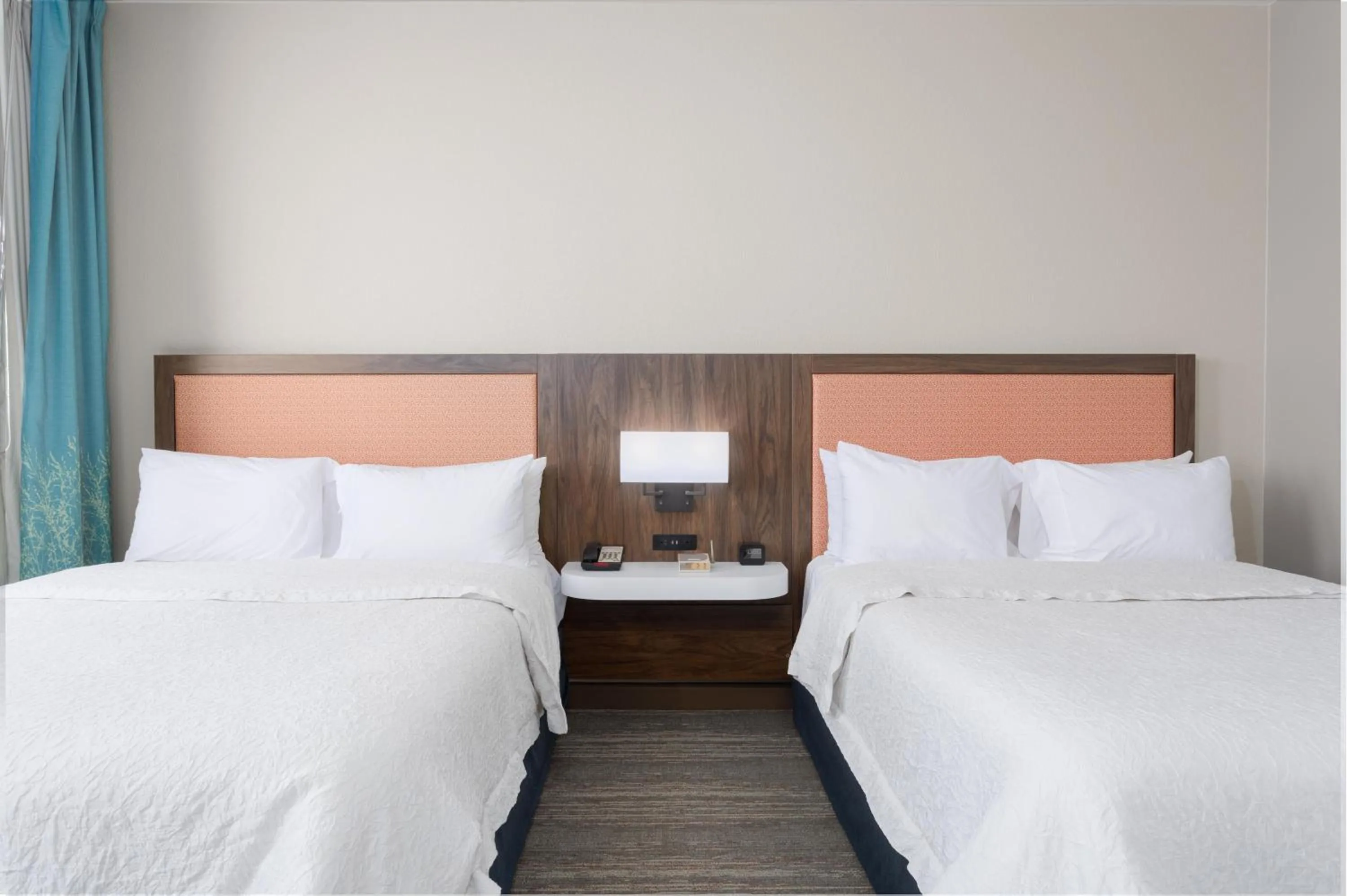 Bed in Hampton Inn & Suites - Orange Beach