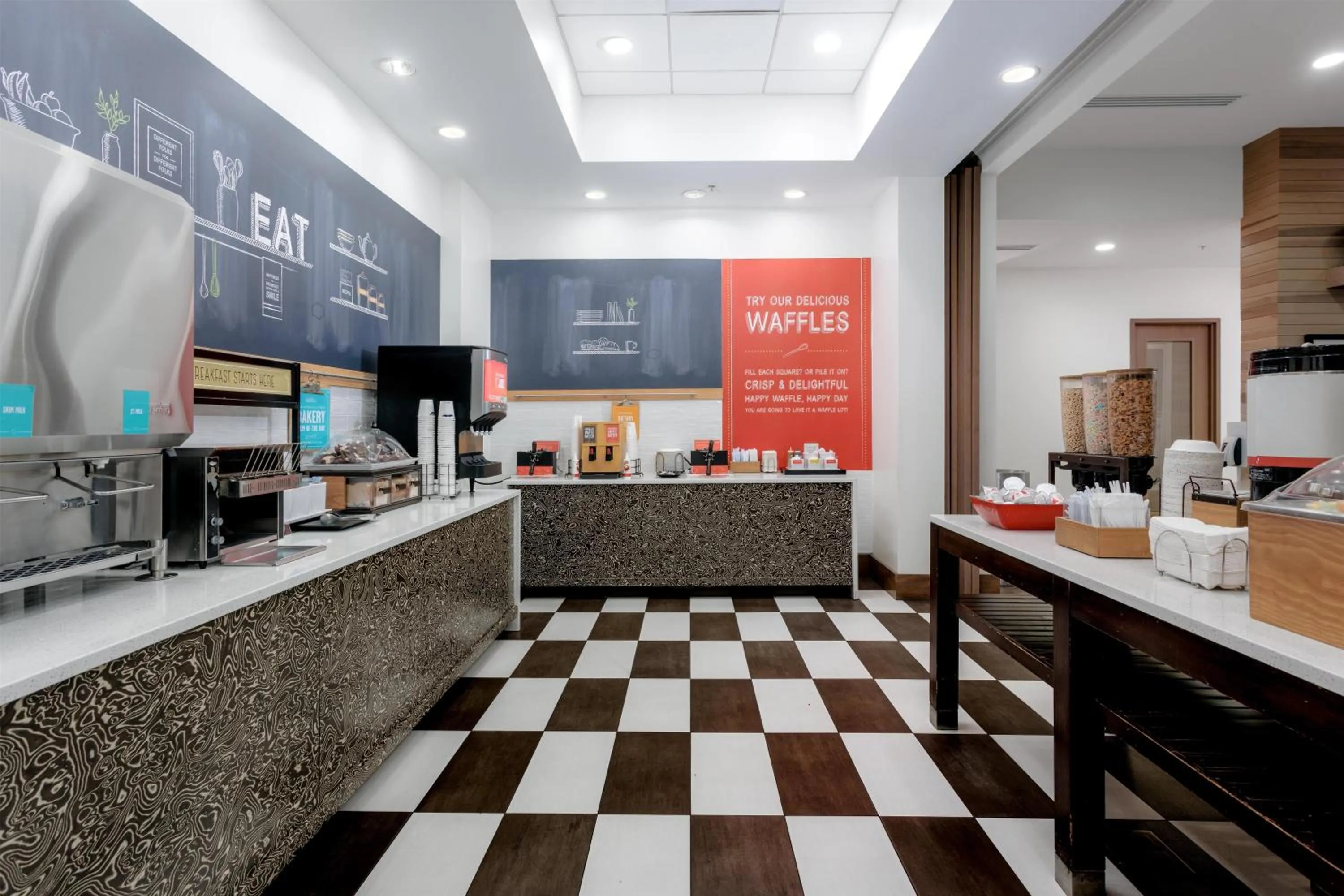 Breakfast in Hampton Inn & Suites - Orange Beach