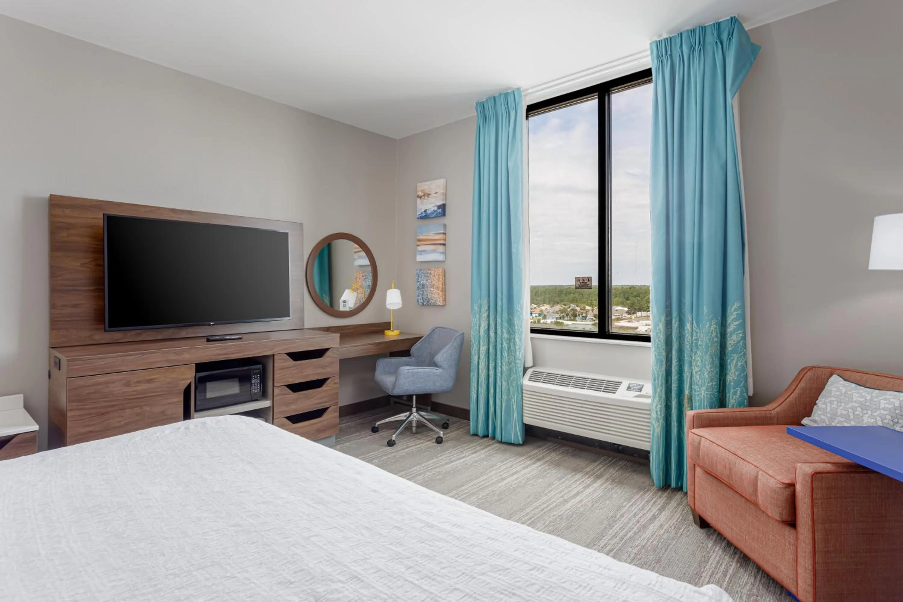 Bedroom, Bed in Hampton Inn & Suites - Orange Beach