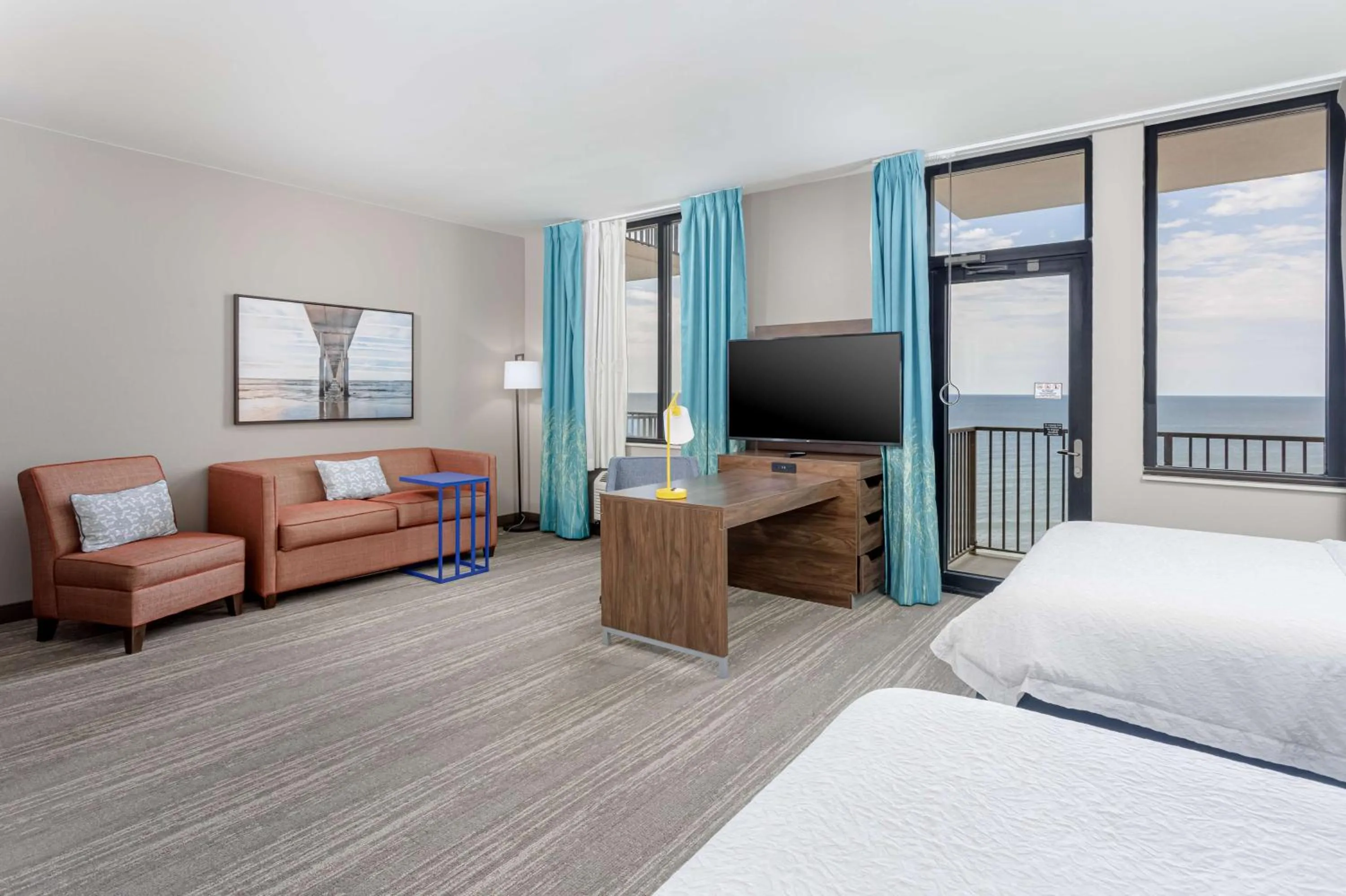 Bedroom, Bed in Hampton Inn & Suites - Orange Beach