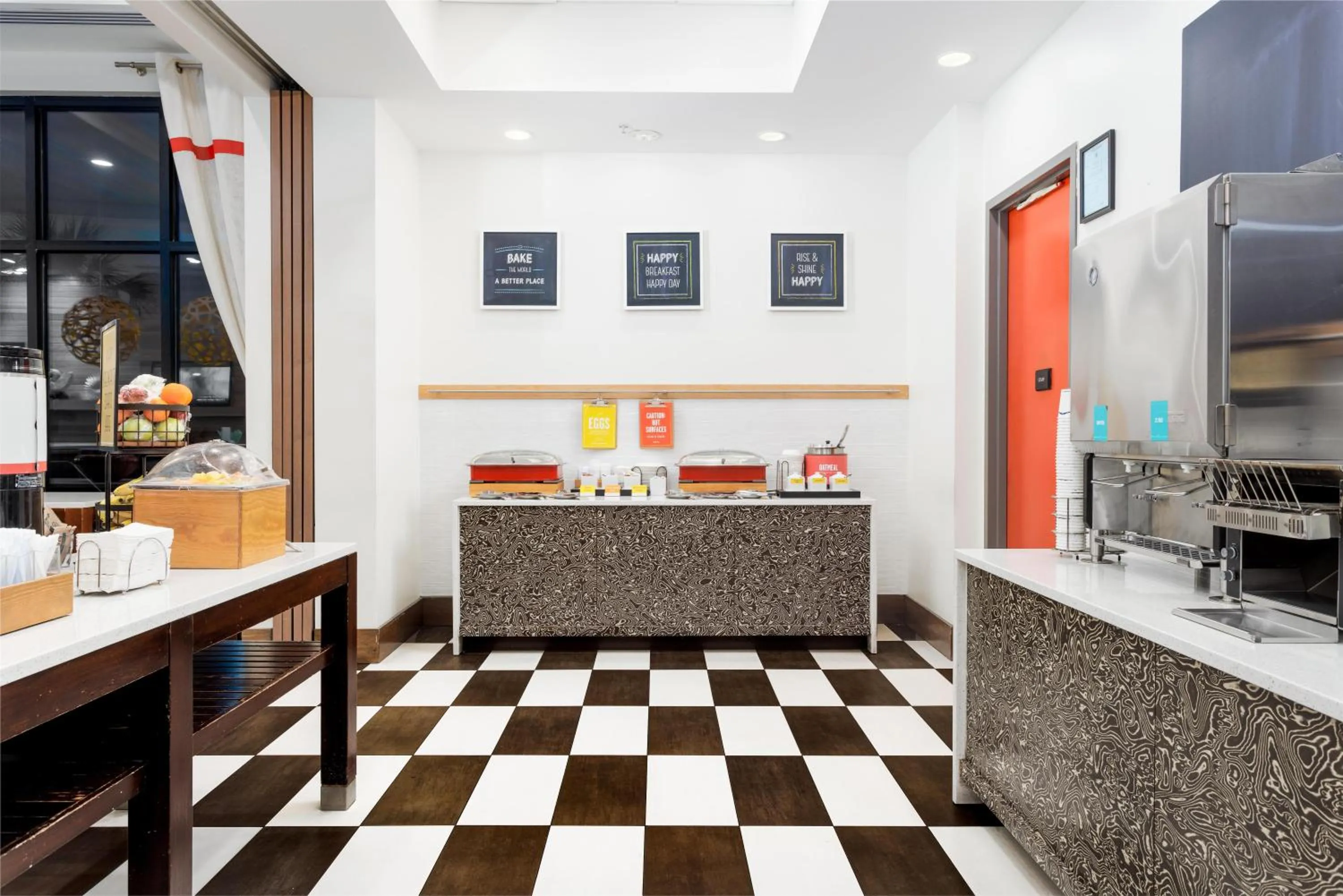 Breakfast in Hampton Inn & Suites - Orange Beach