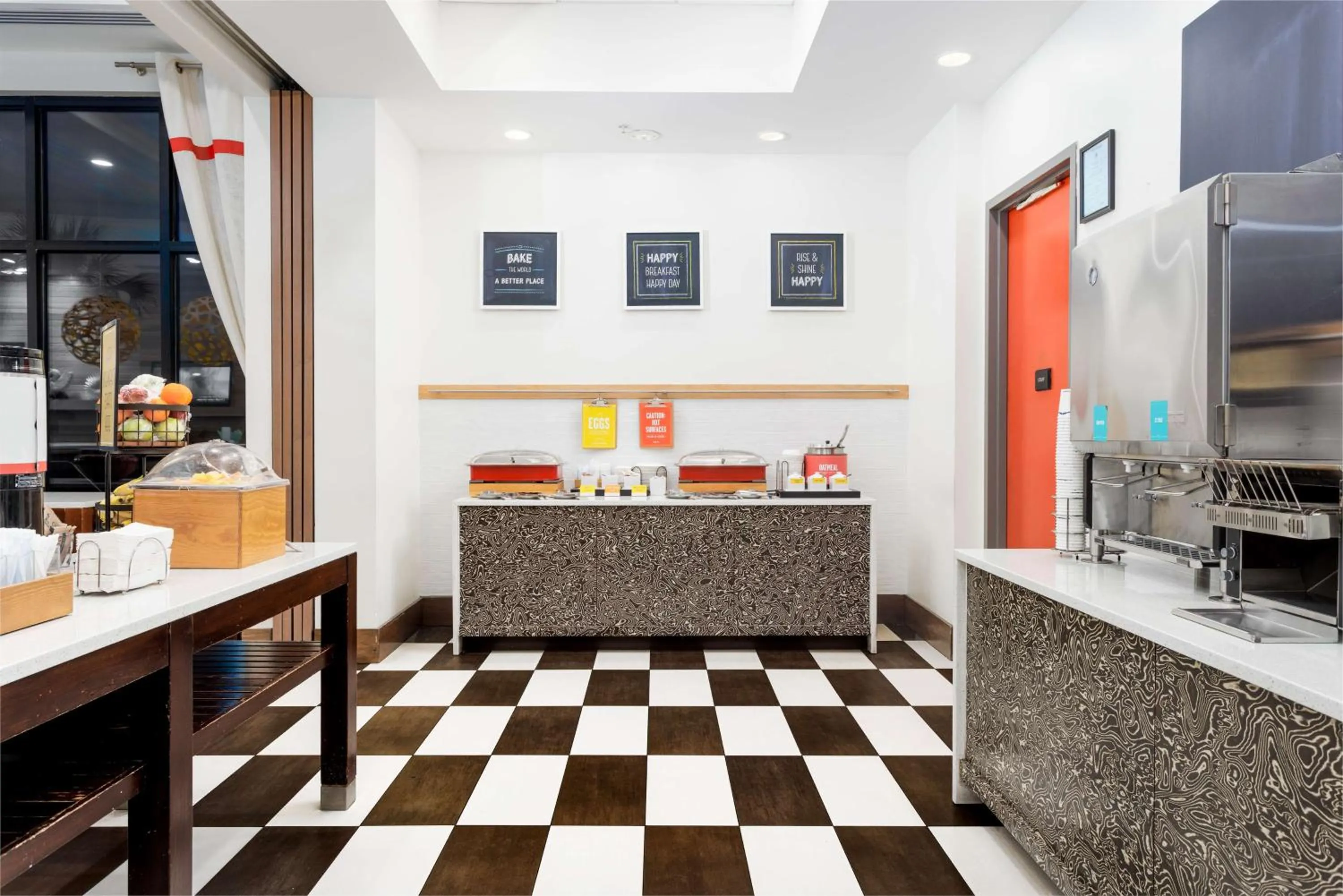 Breakfast in Hampton Inn & Suites - Orange Beach