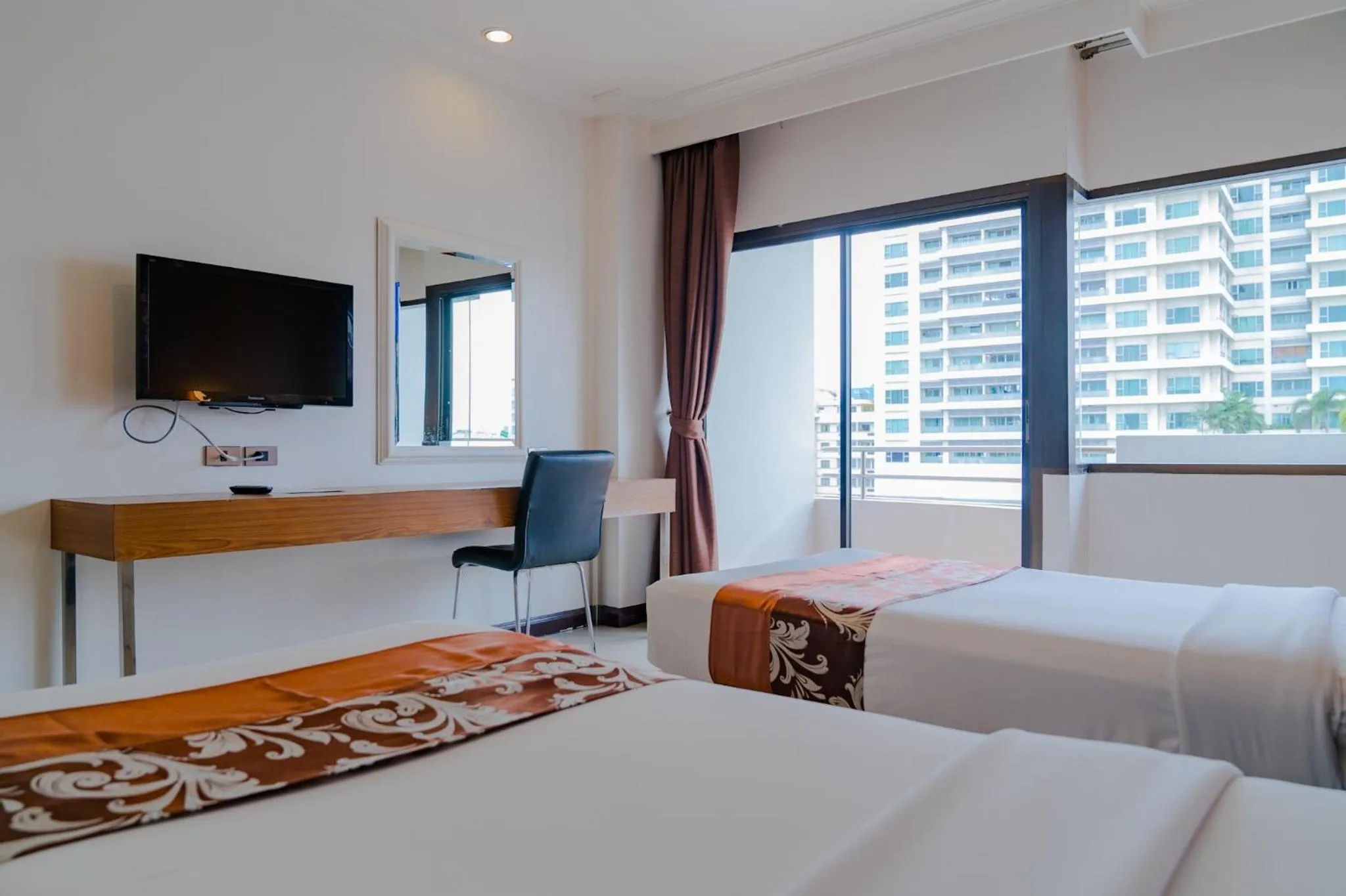 Bedroom, Bed in Forum Park Hotel