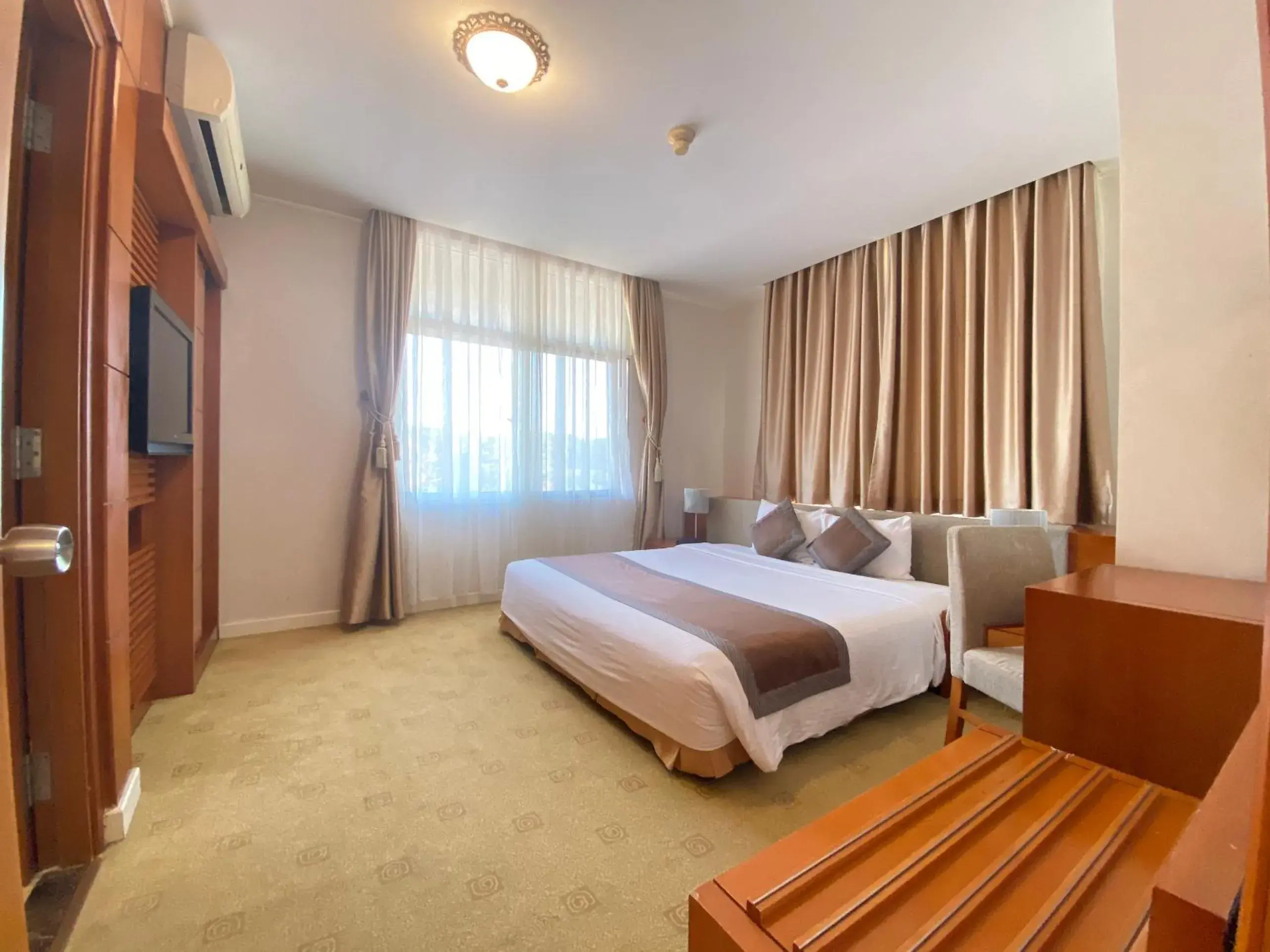 Bed in Muong Thanh Holiday Da Lat Hotel Bed in Muong Thanh Holiday Da Lat Hotel
