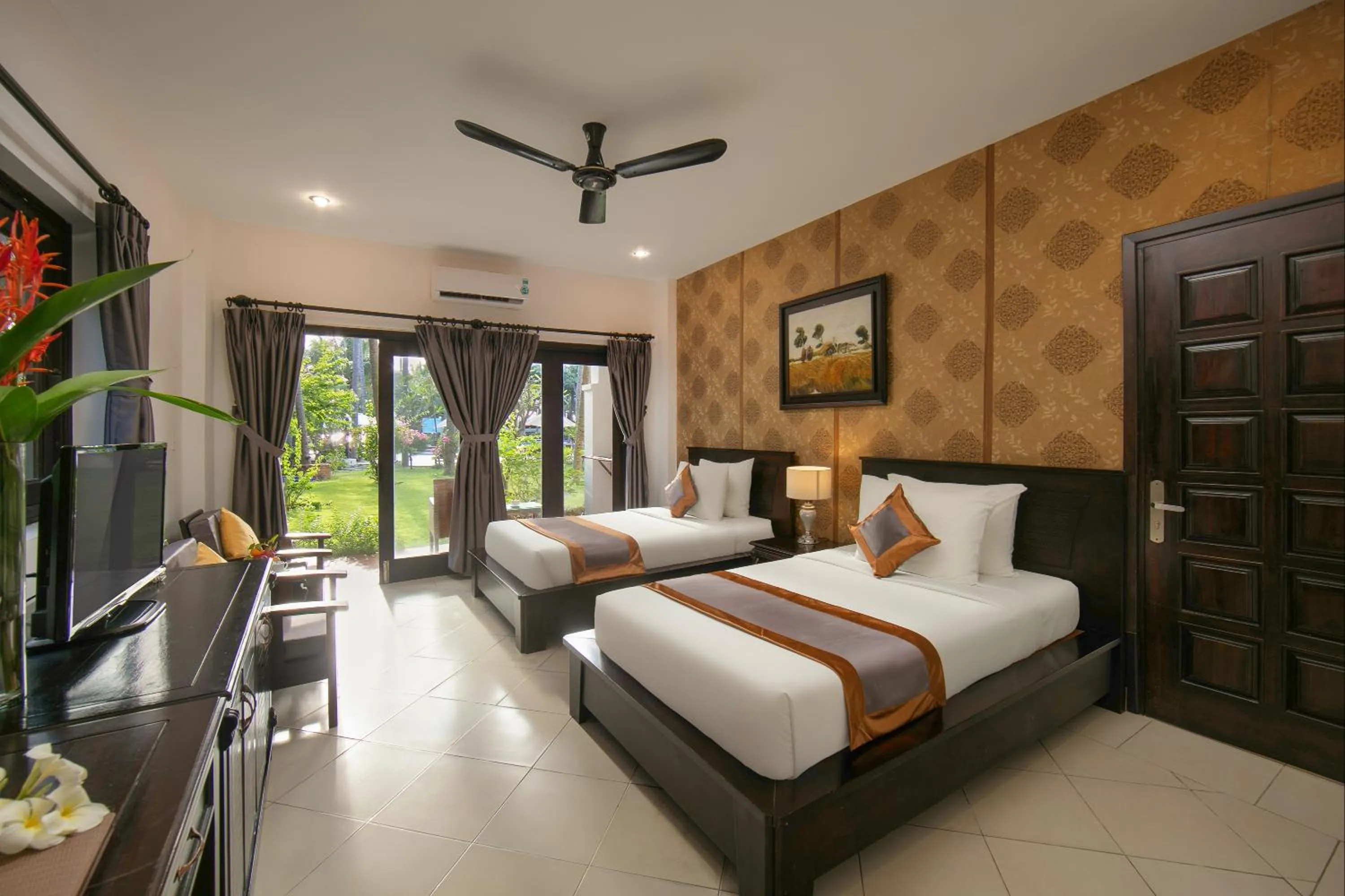 Twin Room with Garden View in Sea Lion Beach Resort Mui Ne