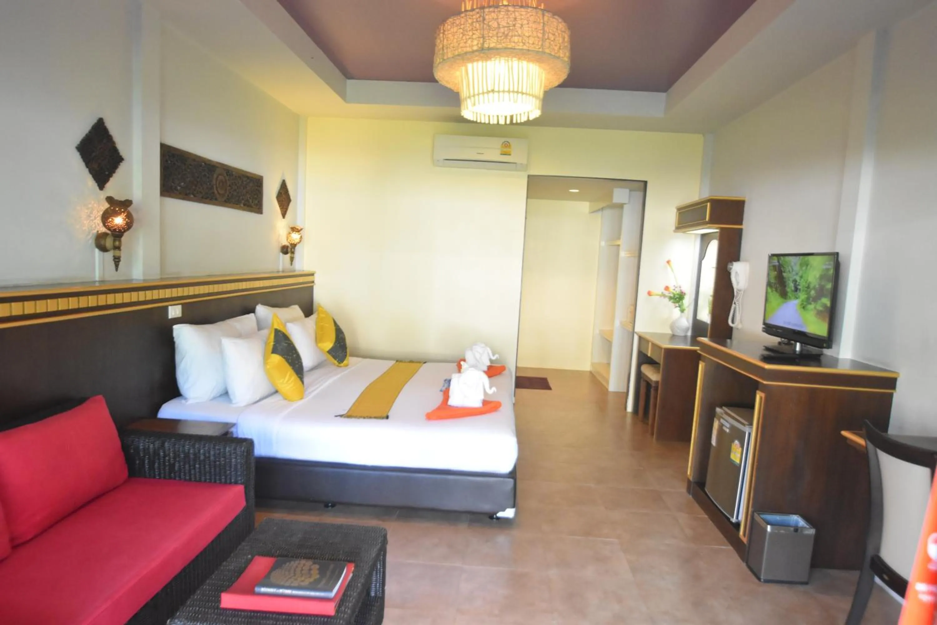 Photo of the whole room in Simple Life Resort Koh Tao