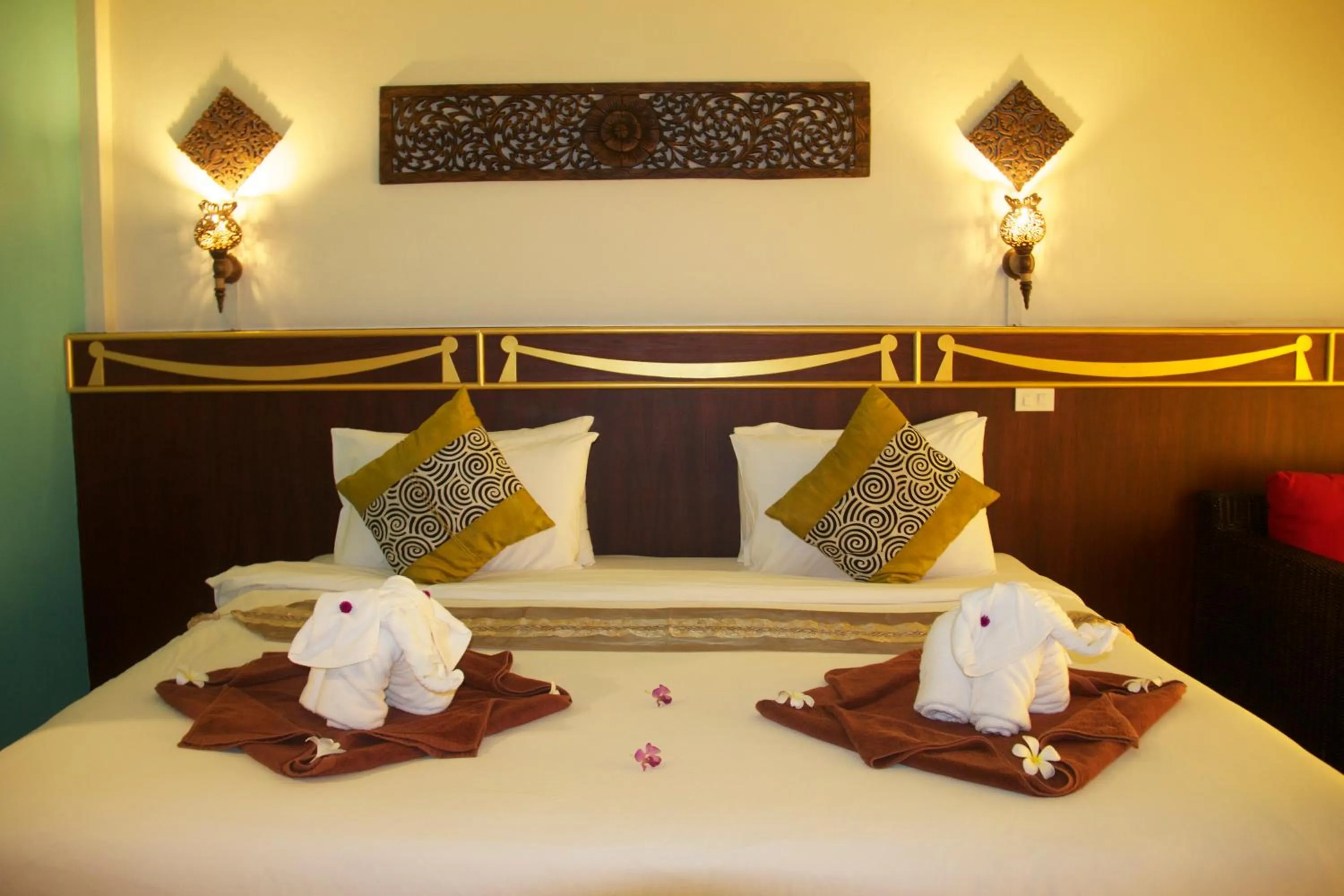 Bed in Simple Life Resort Koh Tao