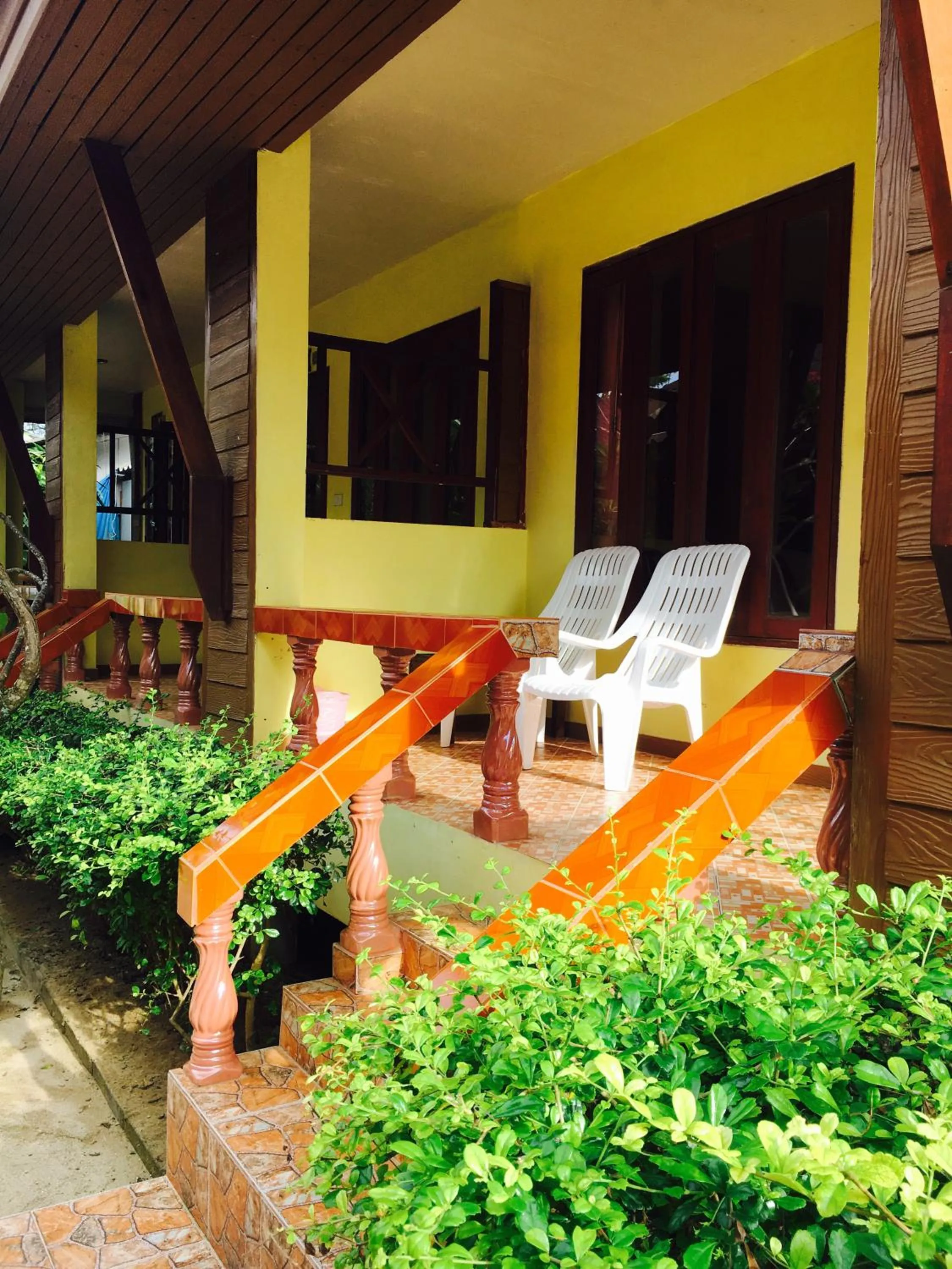 Facade/entrance in Lanta Paragon