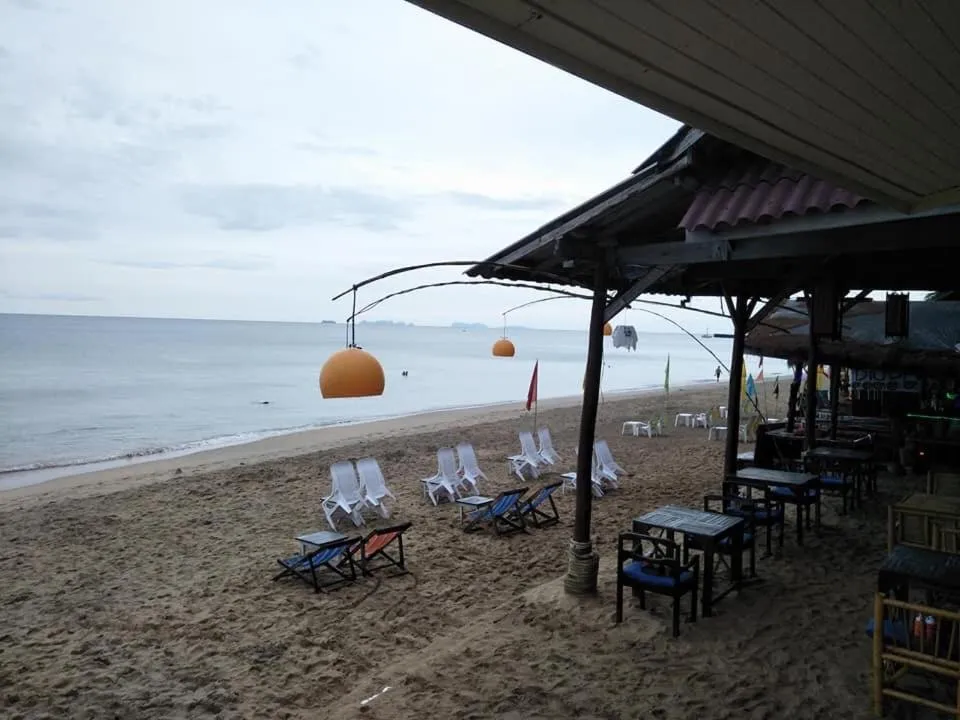 Beach in Lanta Paragon