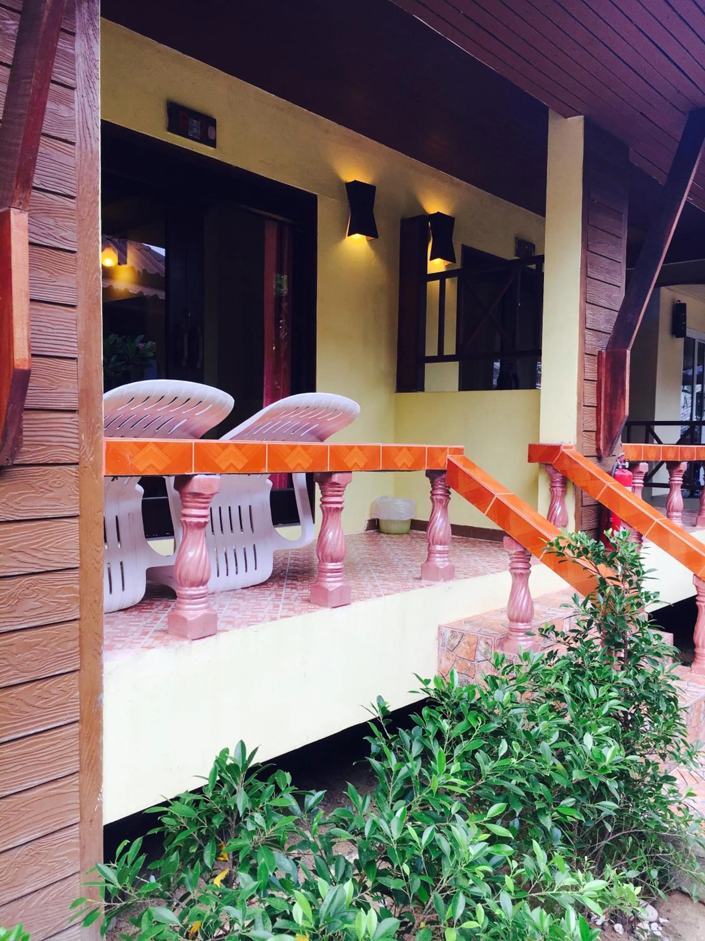 Facade/entrance in Lanta Paragon