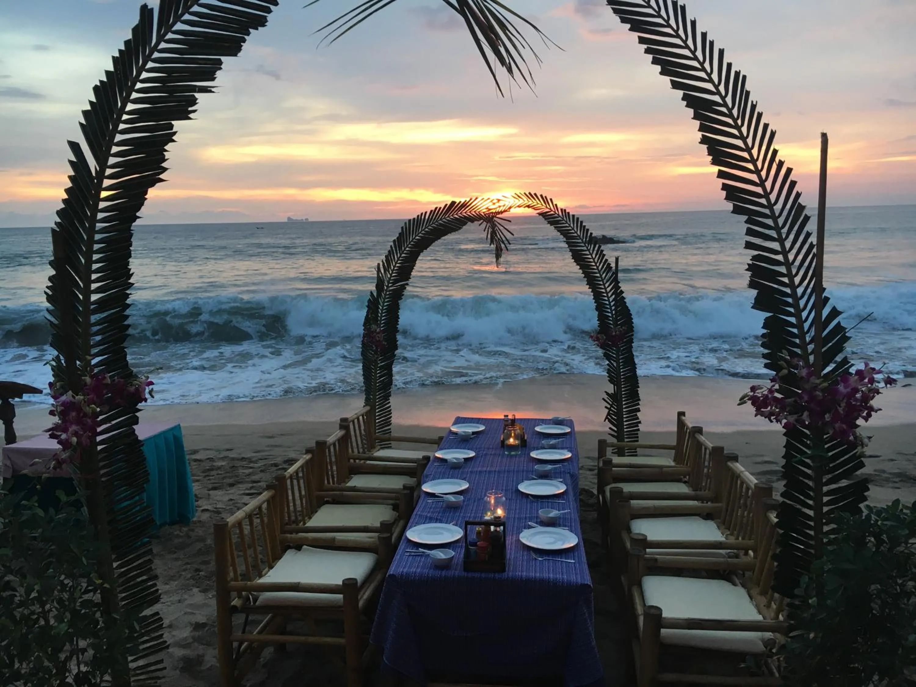 Restaurant/places to eat in Lanta Paragon