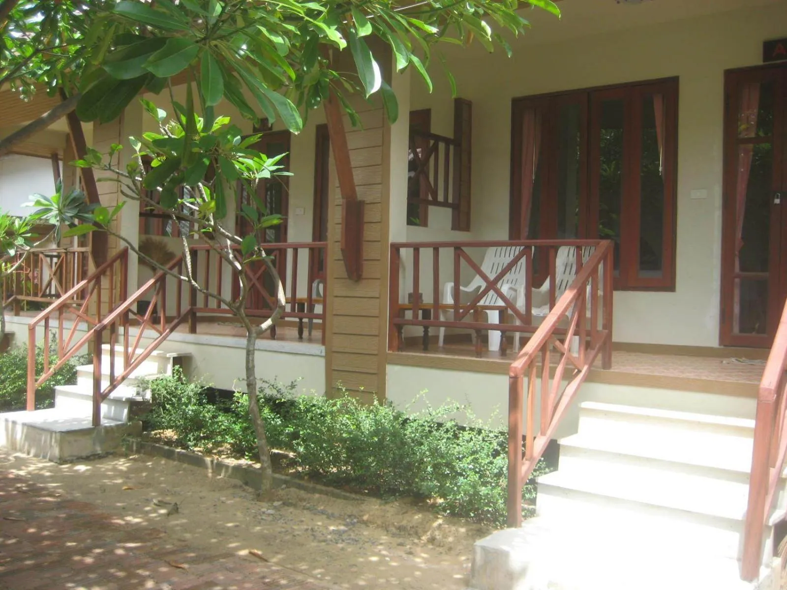 Facade/entrance in Lanta Paragon