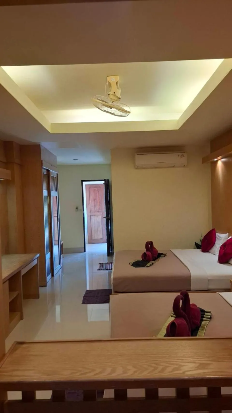 Photo of the whole room, Bed in Lanta Summer House 1