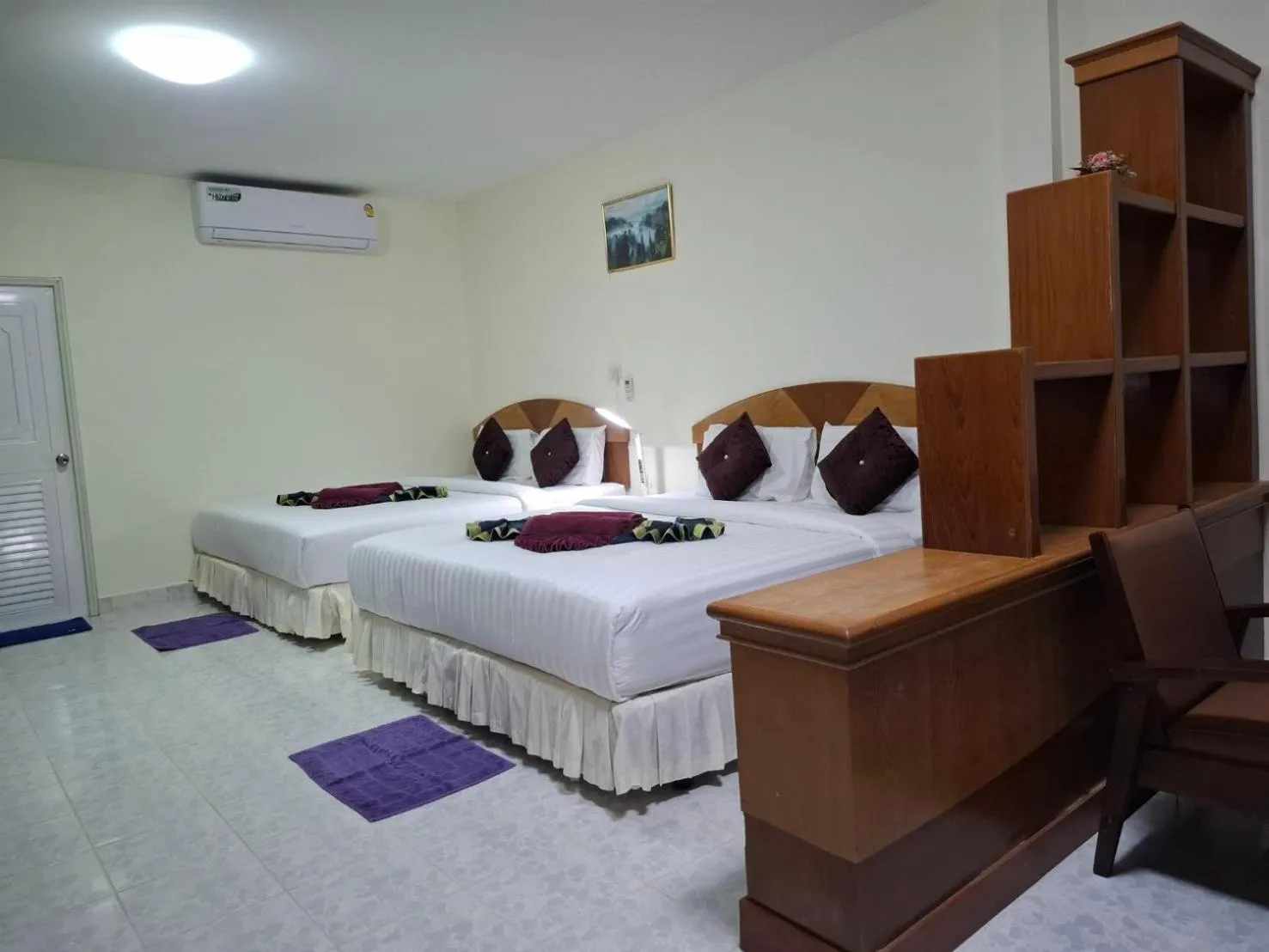 Photo of the whole room, Bed in Lanta Summer House 1