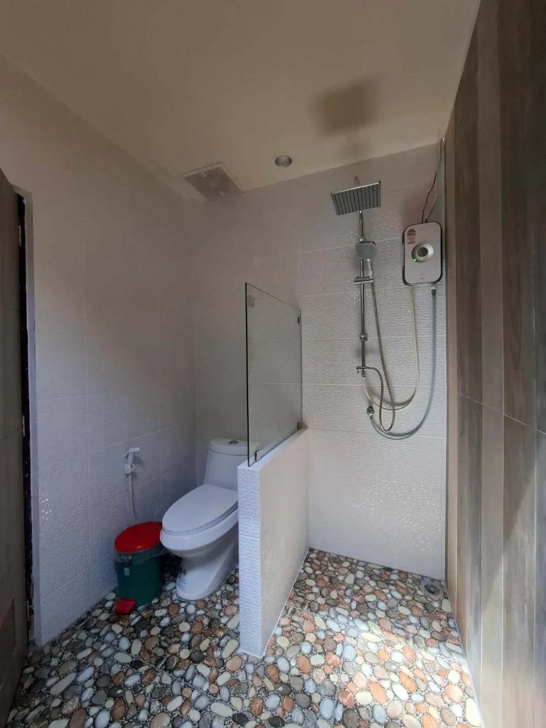 Shower in Lanta Summer House 1