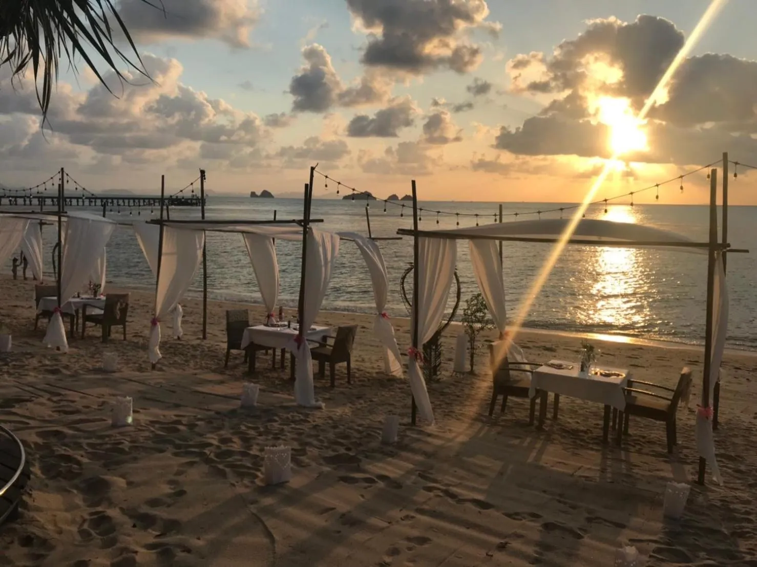 Restaurant/places to eat in The Sunset Beach Resort & Spa, Taling Ngam, Ko Samui