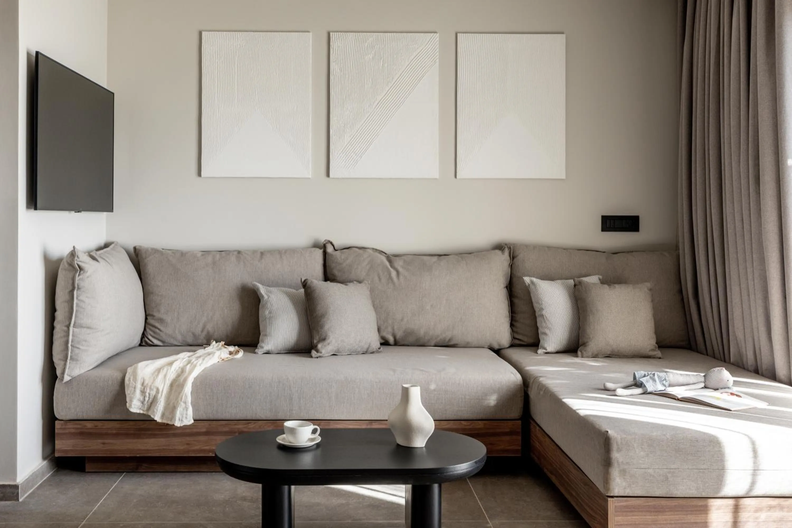 Living room, Bed in Elios Hill