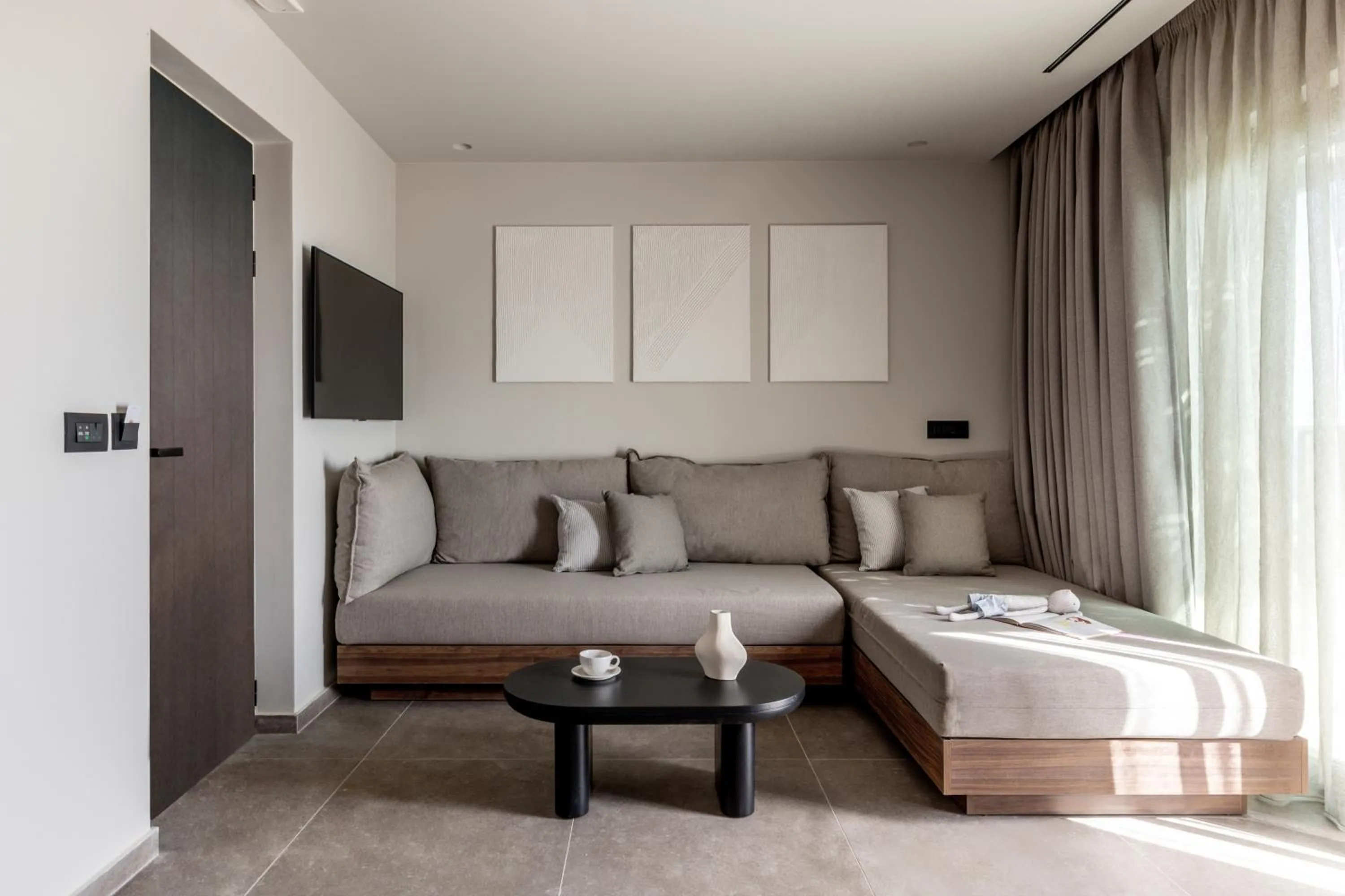 Living room, Bed in Elios Hill