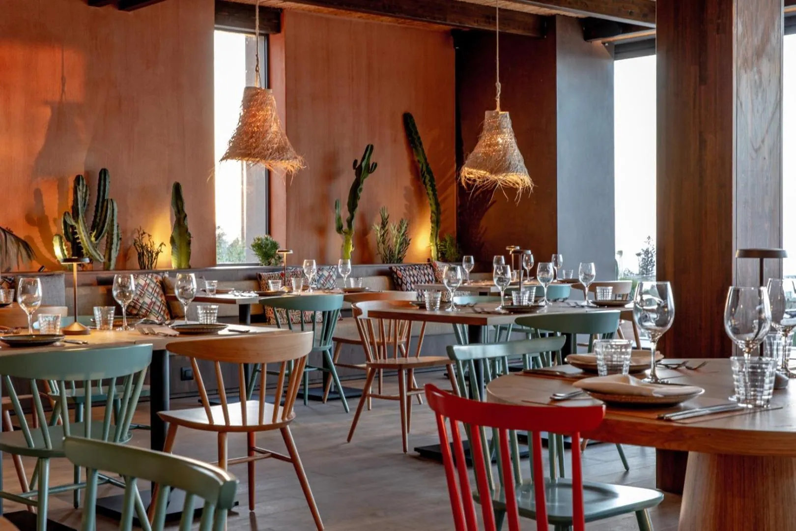 Restaurant/places to eat in Elios Hill