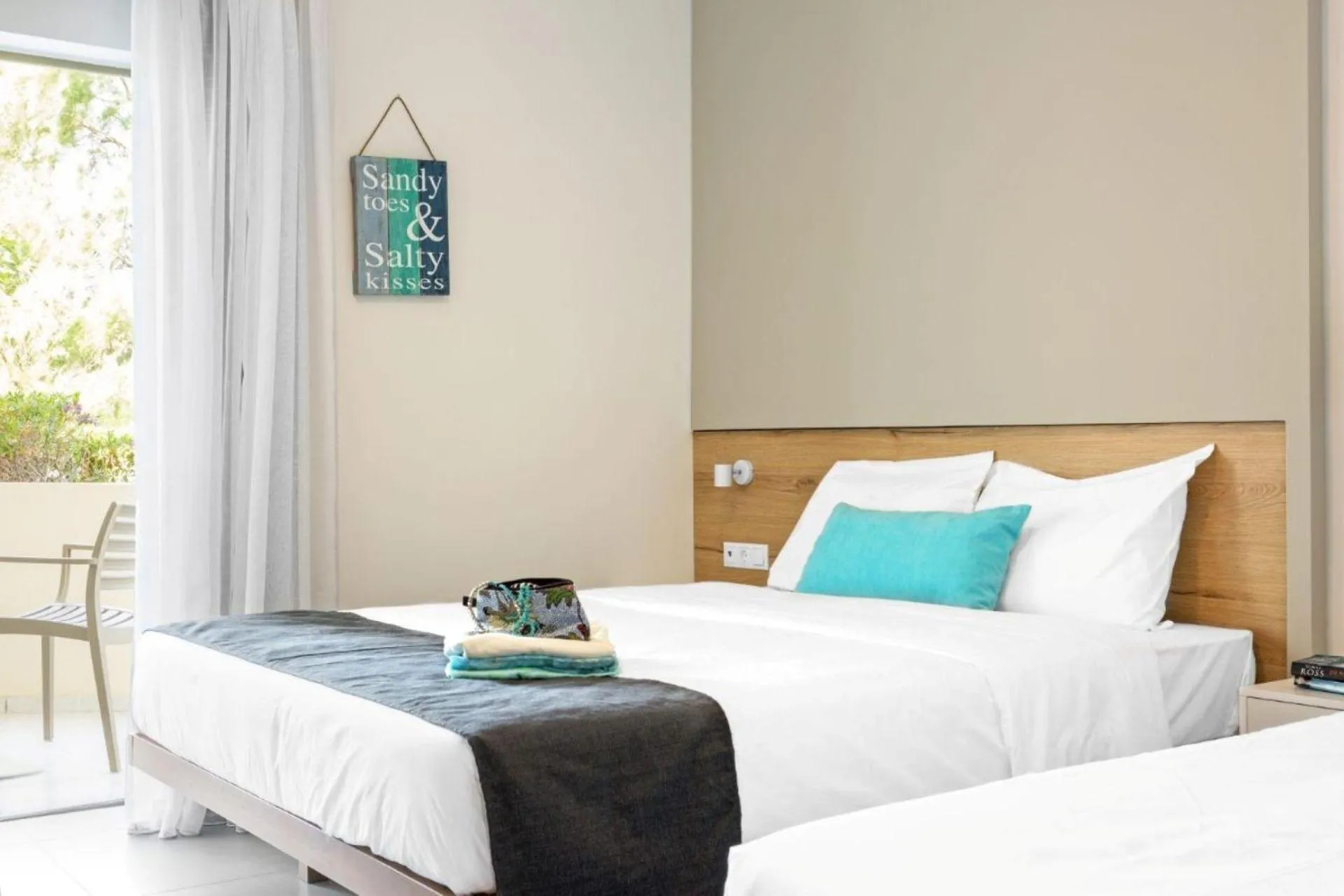 Photo of the whole room, Bed in Zeus Hotels Neptuno Beach