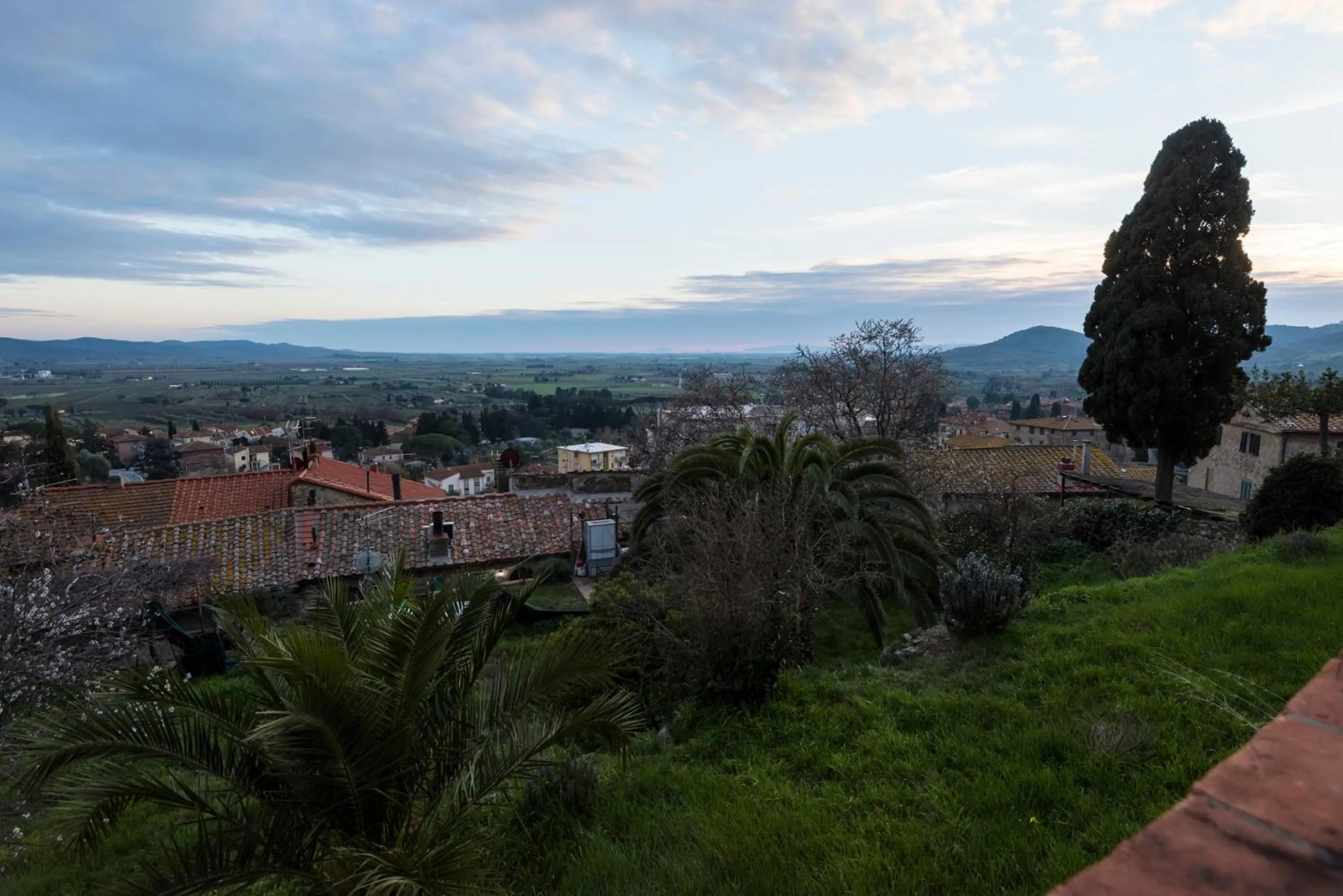 Natural landscape in Il Chiostro Appartamenti & Suites