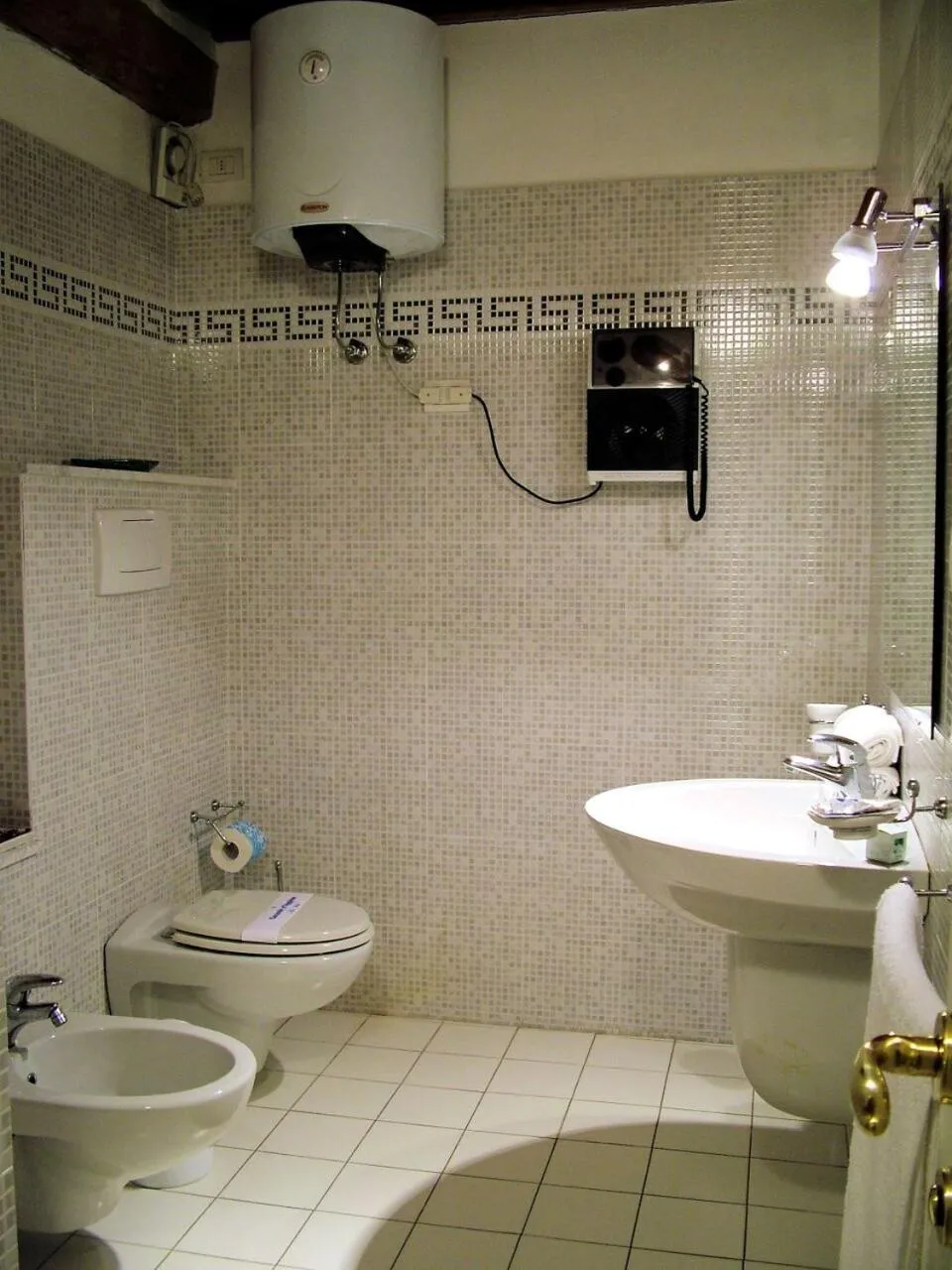 Bathroom in Il Chiostro Appartamenti & Suites