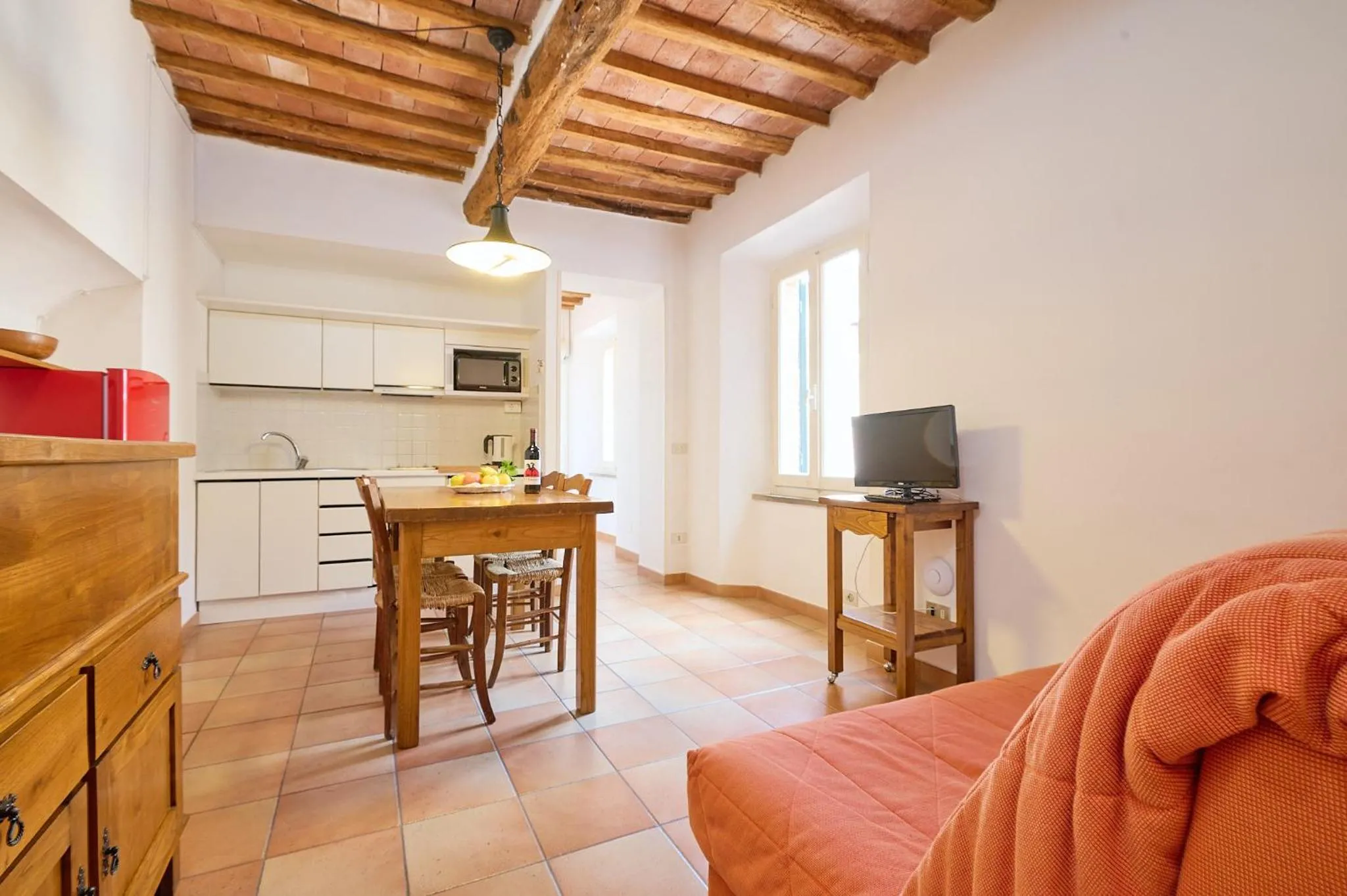 TV and multimedia in Il Chiostro Appartamenti & Suites