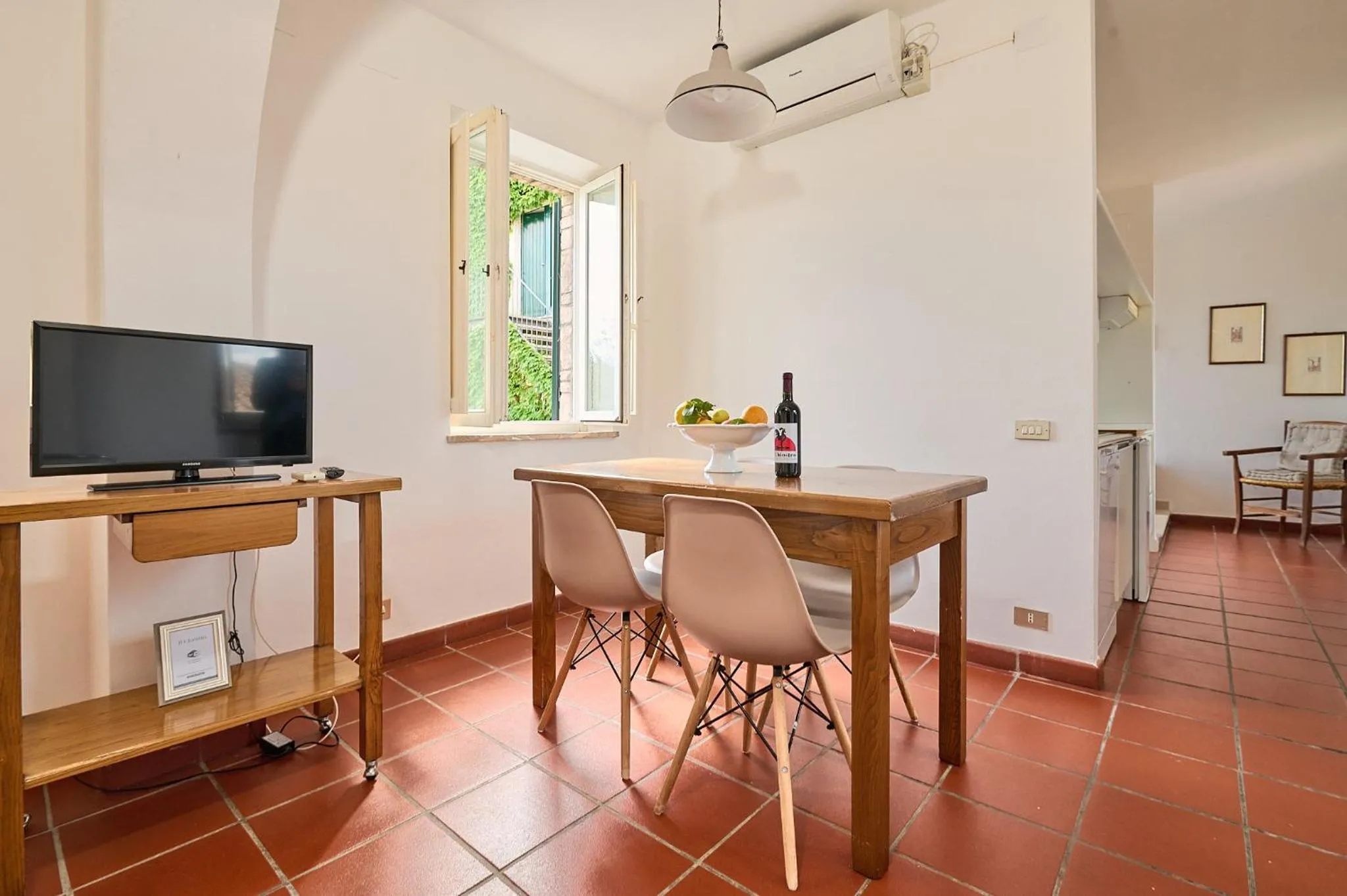 TV and multimedia in Il Chiostro Appartamenti & Suites
