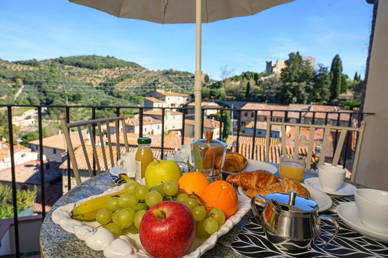 Day in Il Chiostro Appartamenti & Suites