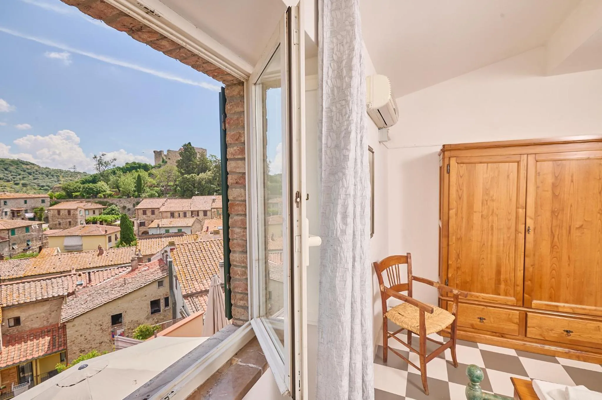 Day in Il Chiostro Appartamenti & Suites
