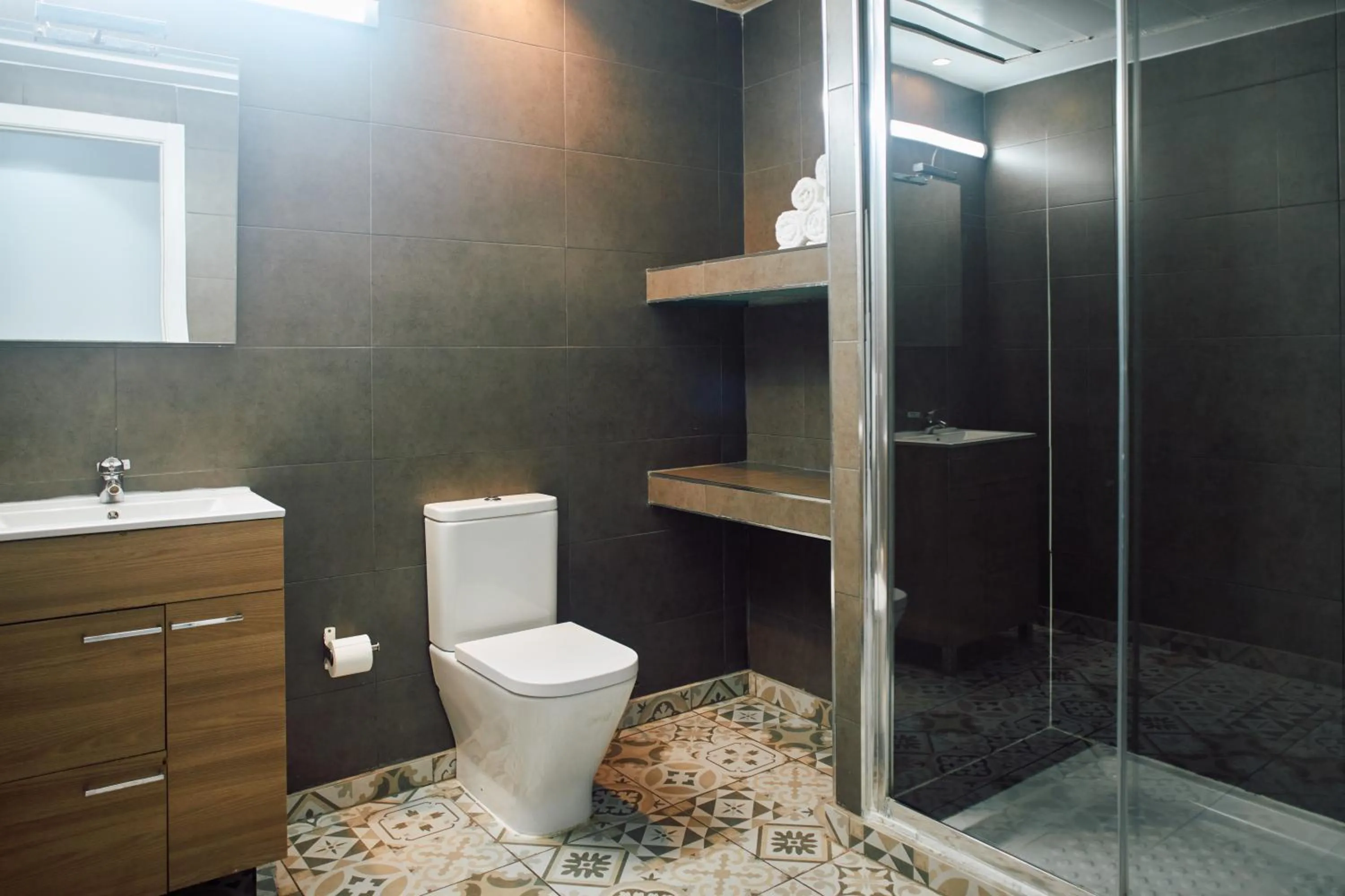 Shower in Hostal Sunset Ibiza