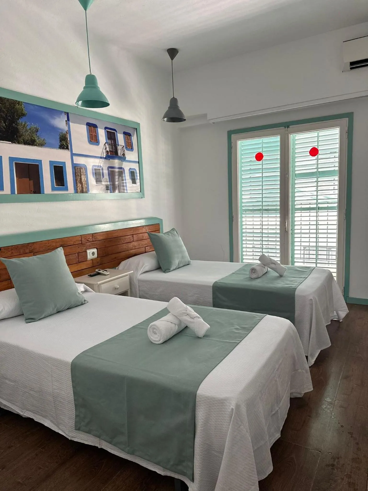 Photo of the whole room, Bed in Hostal Sunset Ibiza