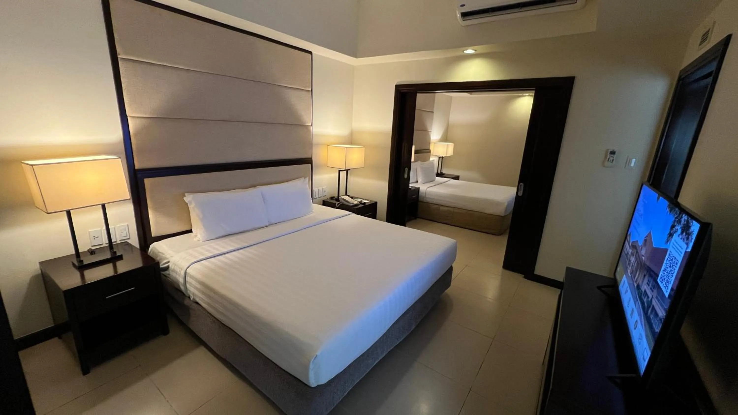 Bed in Taal Vista Hotel