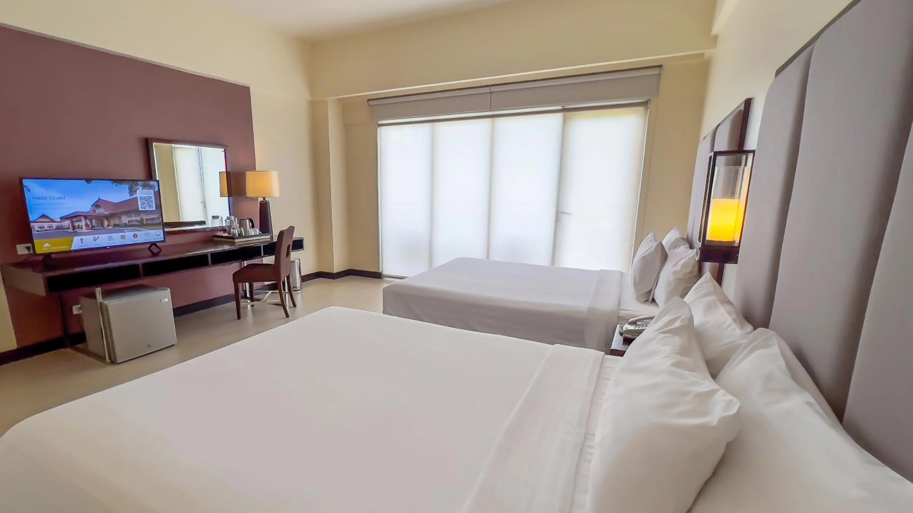 Bed in Taal Vista Hotel