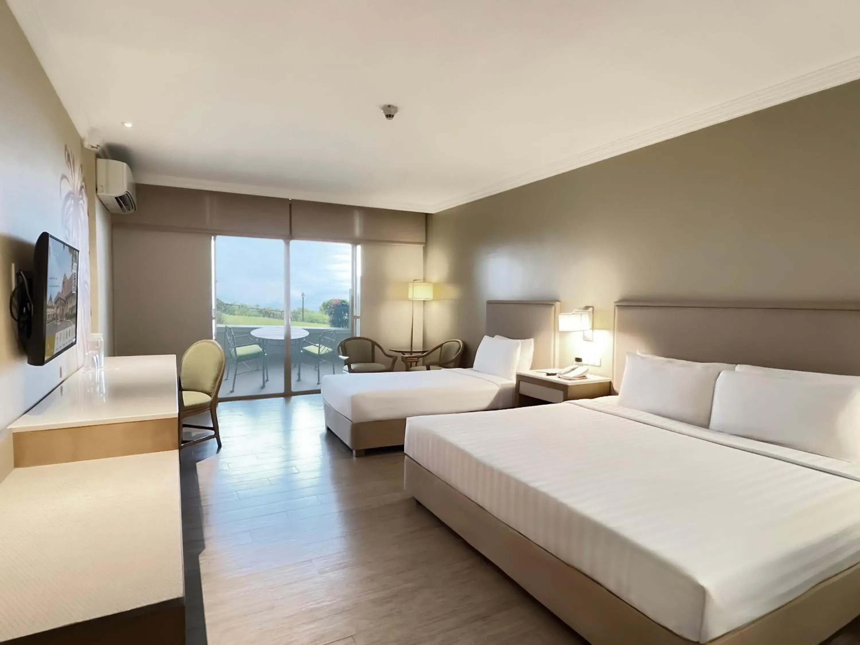Ridge Room in Taal Vista Hotel Ridge Room in Taal Vista Hotel