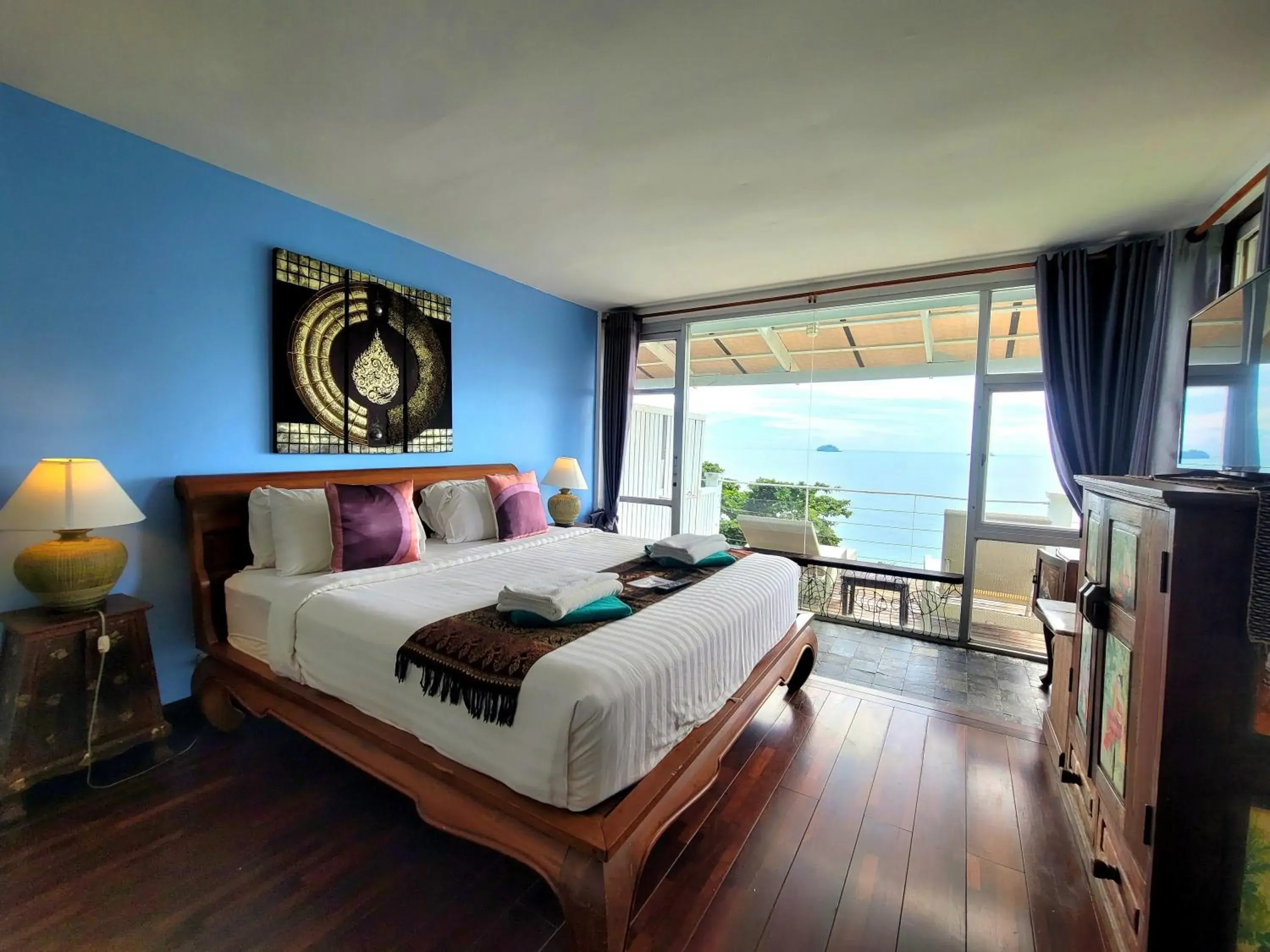 View (from property/room), Bed in Koh Chang Cliff Beach Resort View (from property/room), Bed in Koh Chang Cliff Beach Resort