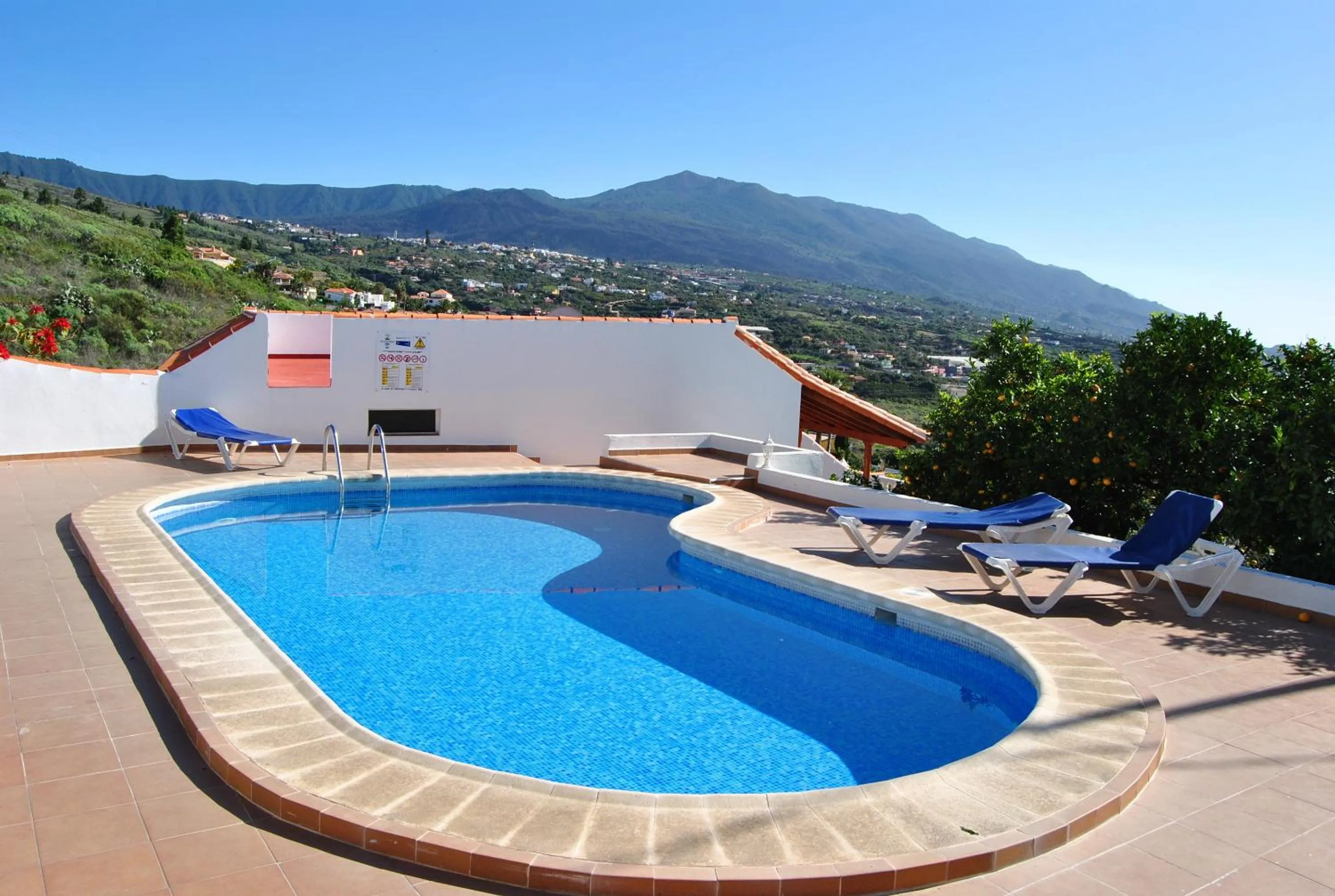 Mountain view in Casitas Rosheli