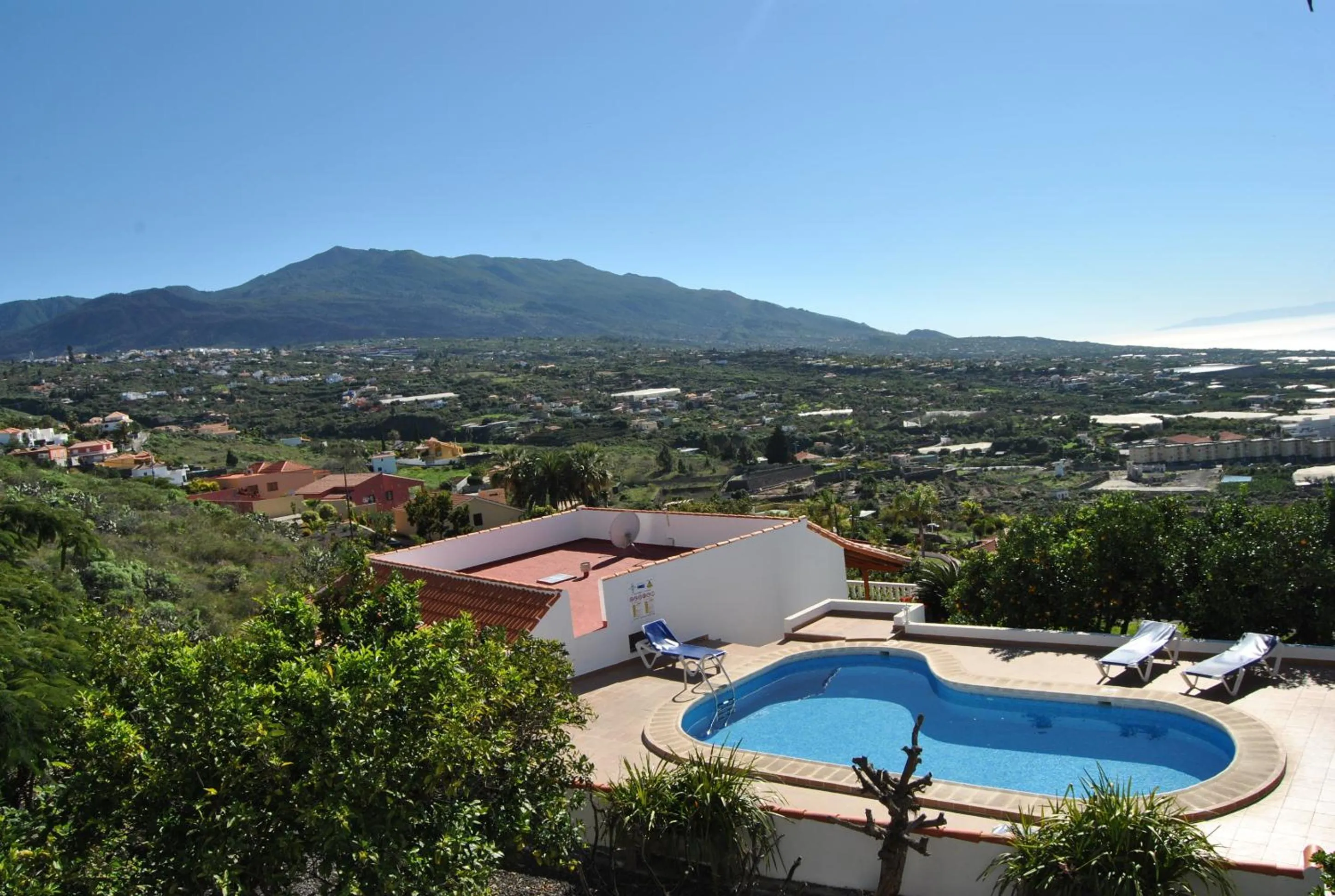 Mountain view in Casitas Rosheli