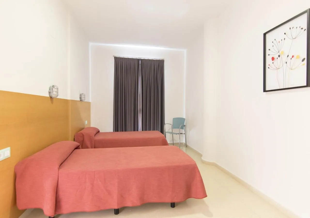 Photo of the whole room, Bed in Albergue Inturjoven Jaen