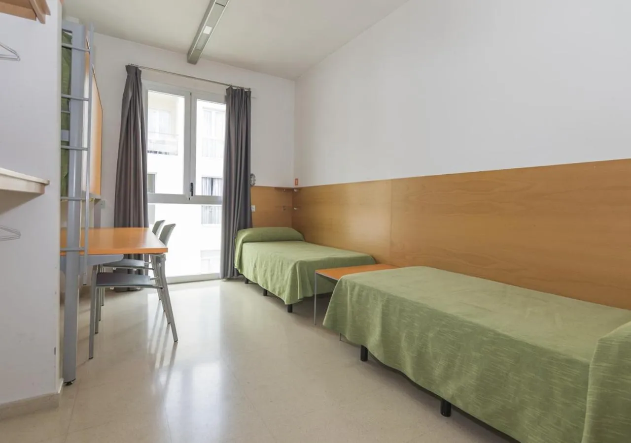 Photo of the whole room, Bed in Albergue Inturjoven Jaen