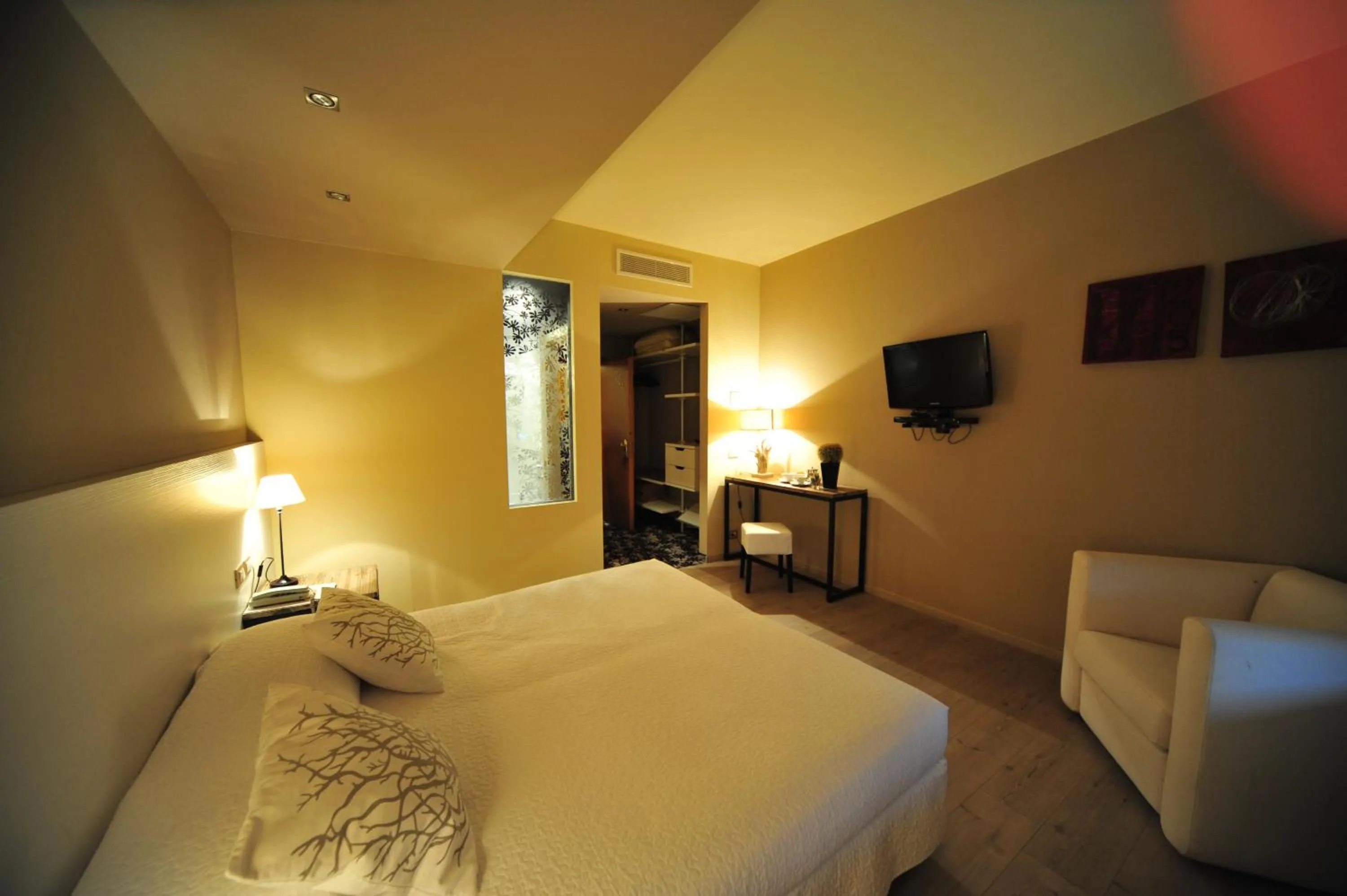 Bed in Hotel Liberty