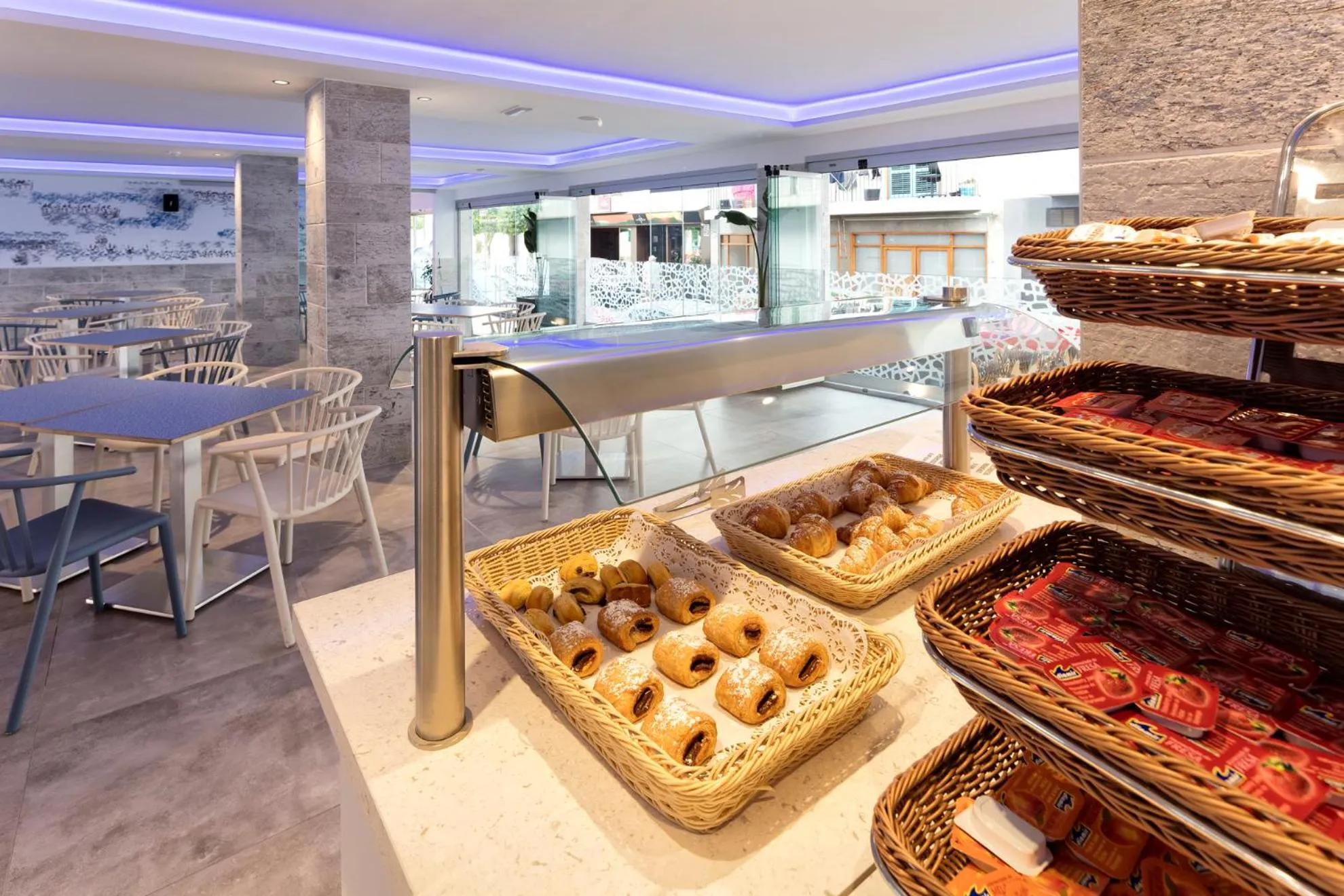 Breakfast in Hotel Brisa Ibiza - Adults only