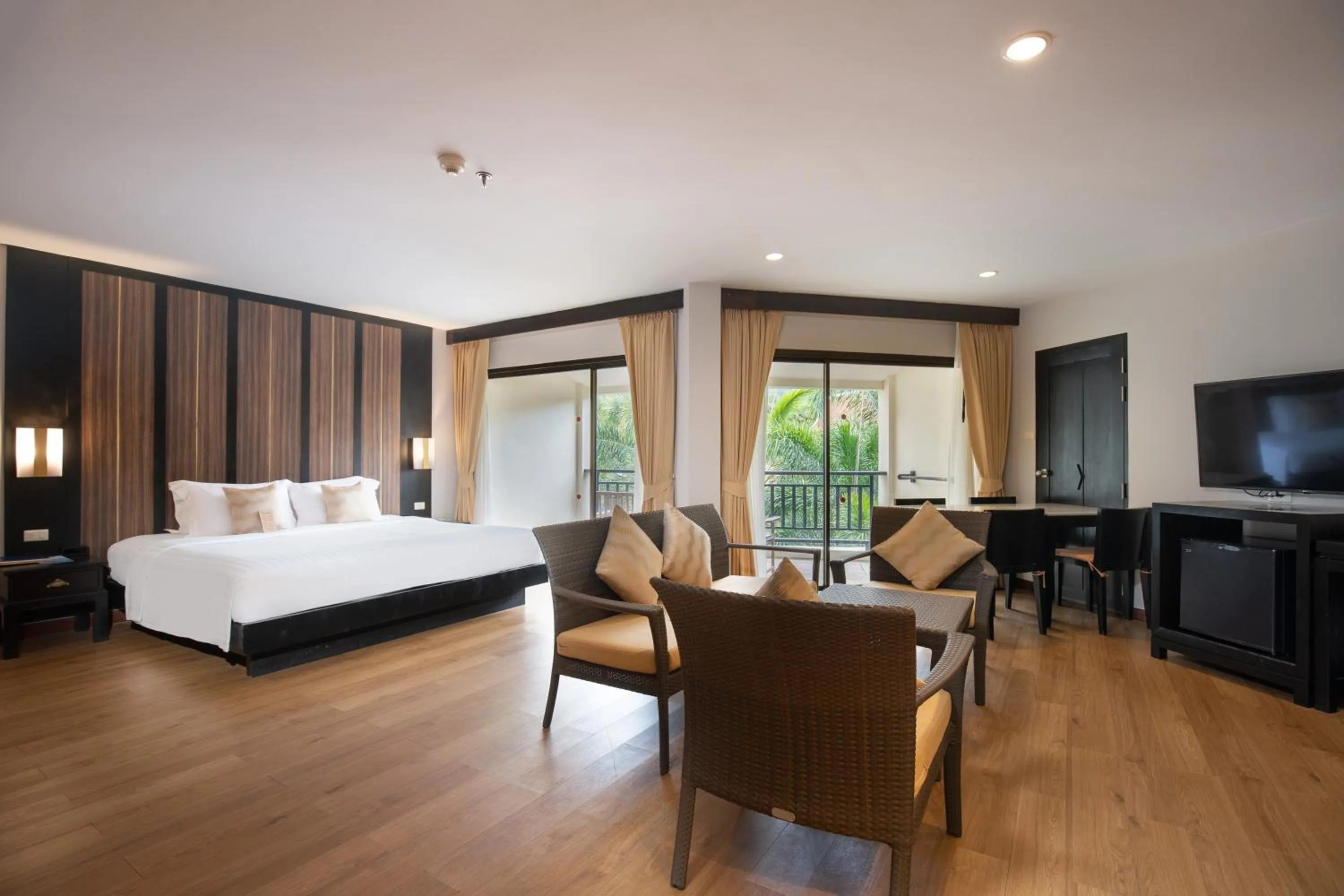 TV and multimedia, Bed in Deevana Patong Resort & Spa