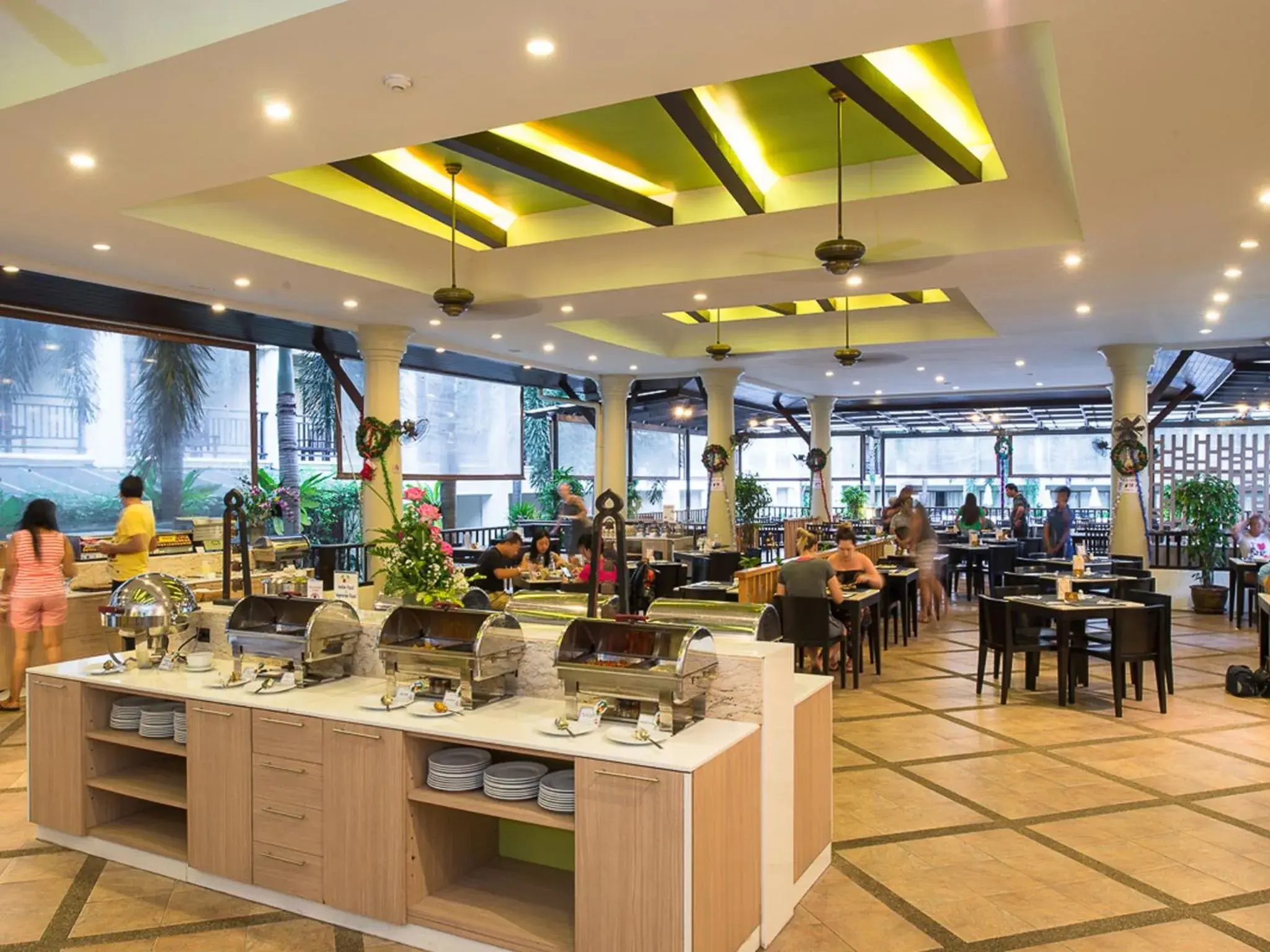Food in Deevana Patong Resort & Spa Food in Deevana Patong Resort & Spa